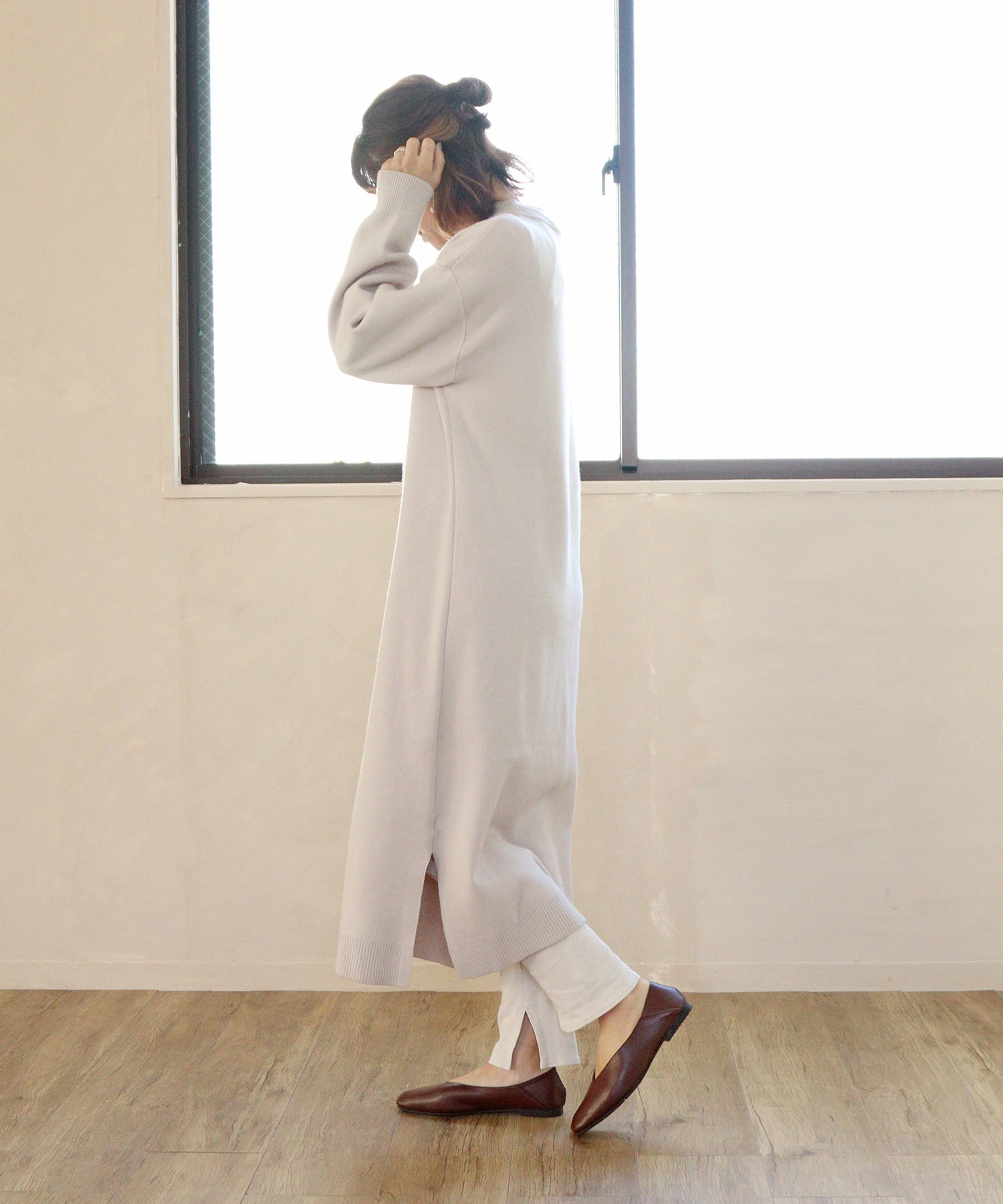 Mashugirl masyugirl [4E wide/large size] Square toe V-cut flat pumps