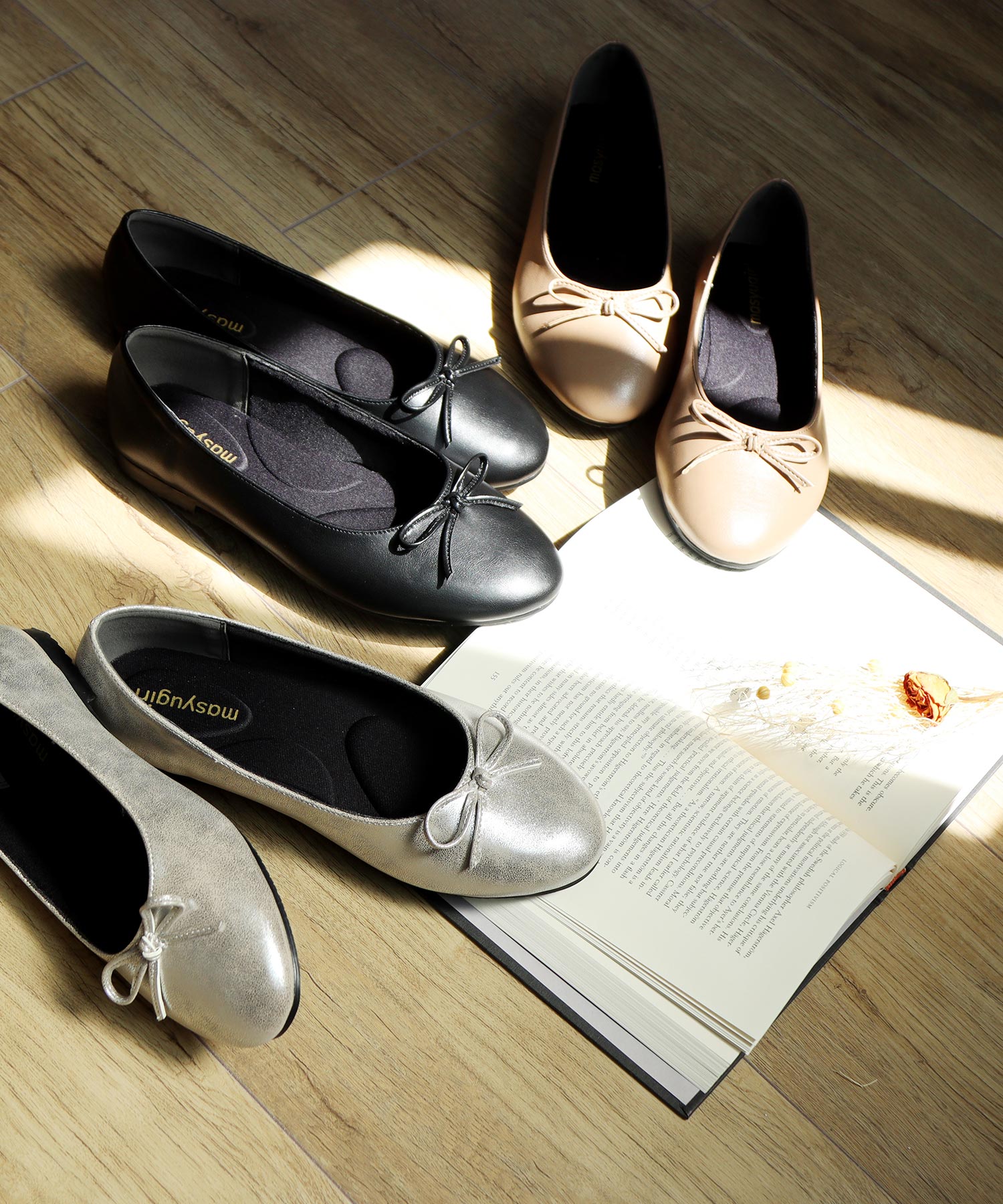 Mashugirl [4E wide/large size] Round toe flat ballet shoes with ribbon