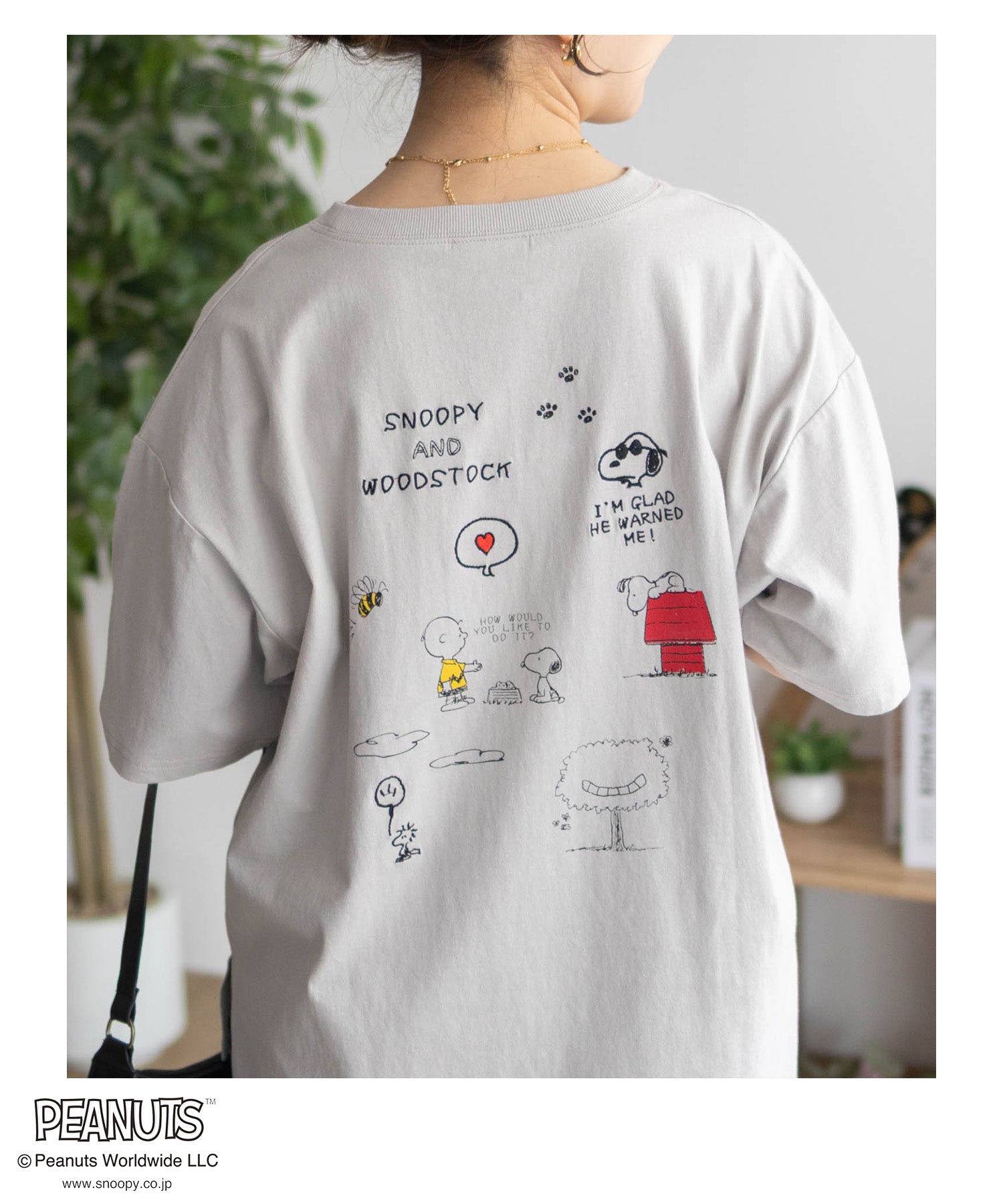マックハウス Mac-House PEANUTS SNOOPY 刺繍プリントTシャツ （グレージュ） グレージュ