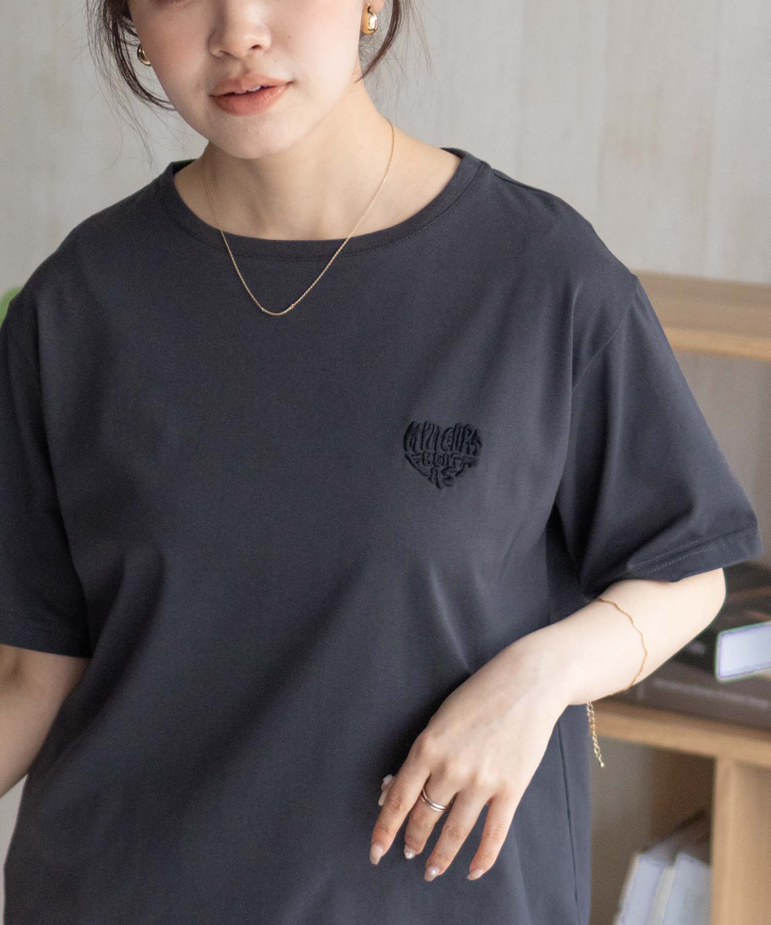 マックハウス Mac-House nAvy ハートロゴ刺繍Tシャツ （チャコール） チャコール
