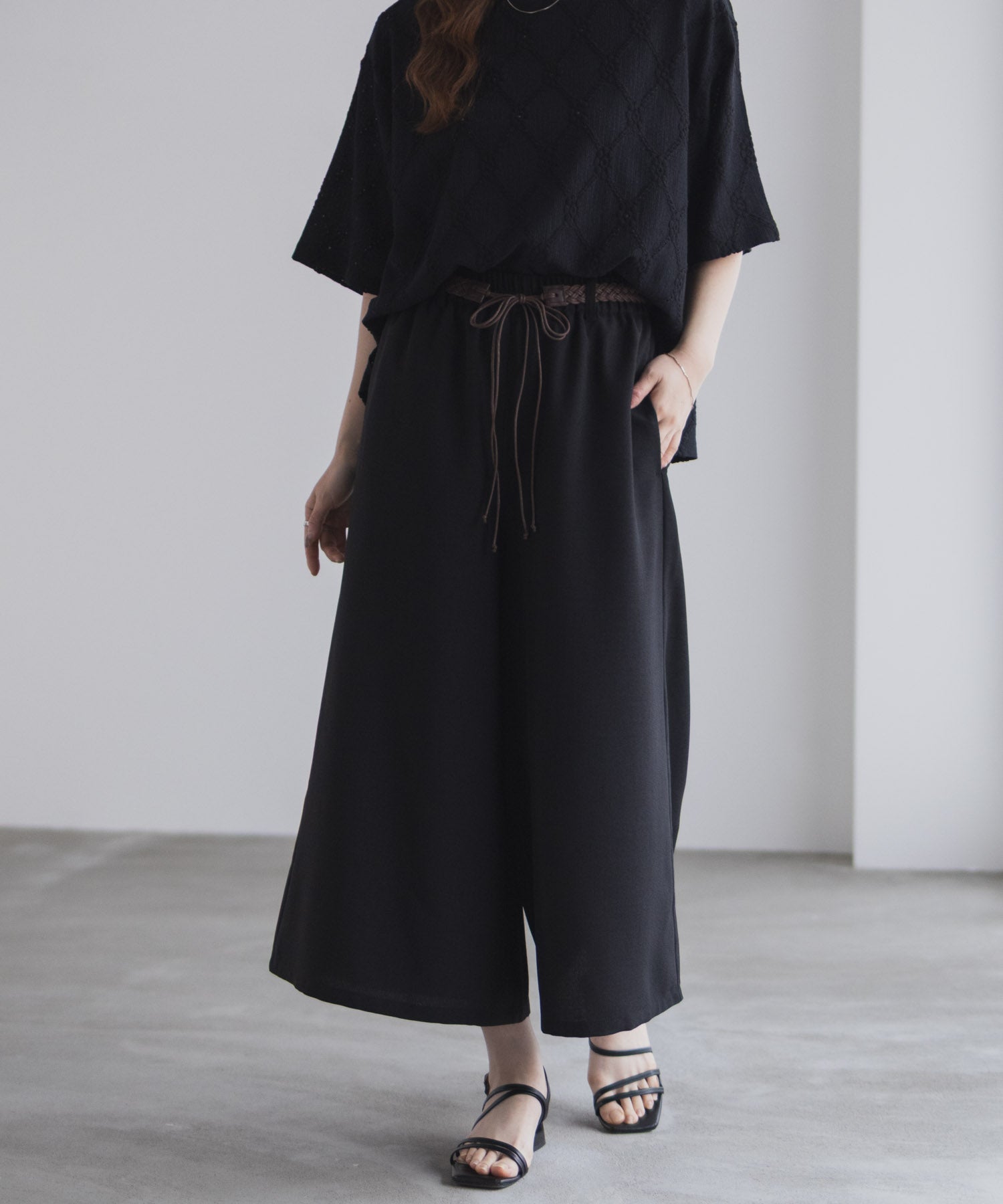 マックハウス Mac-House nAvy ベルト付きワイドクロップドパンツ （ブラック） ブラック