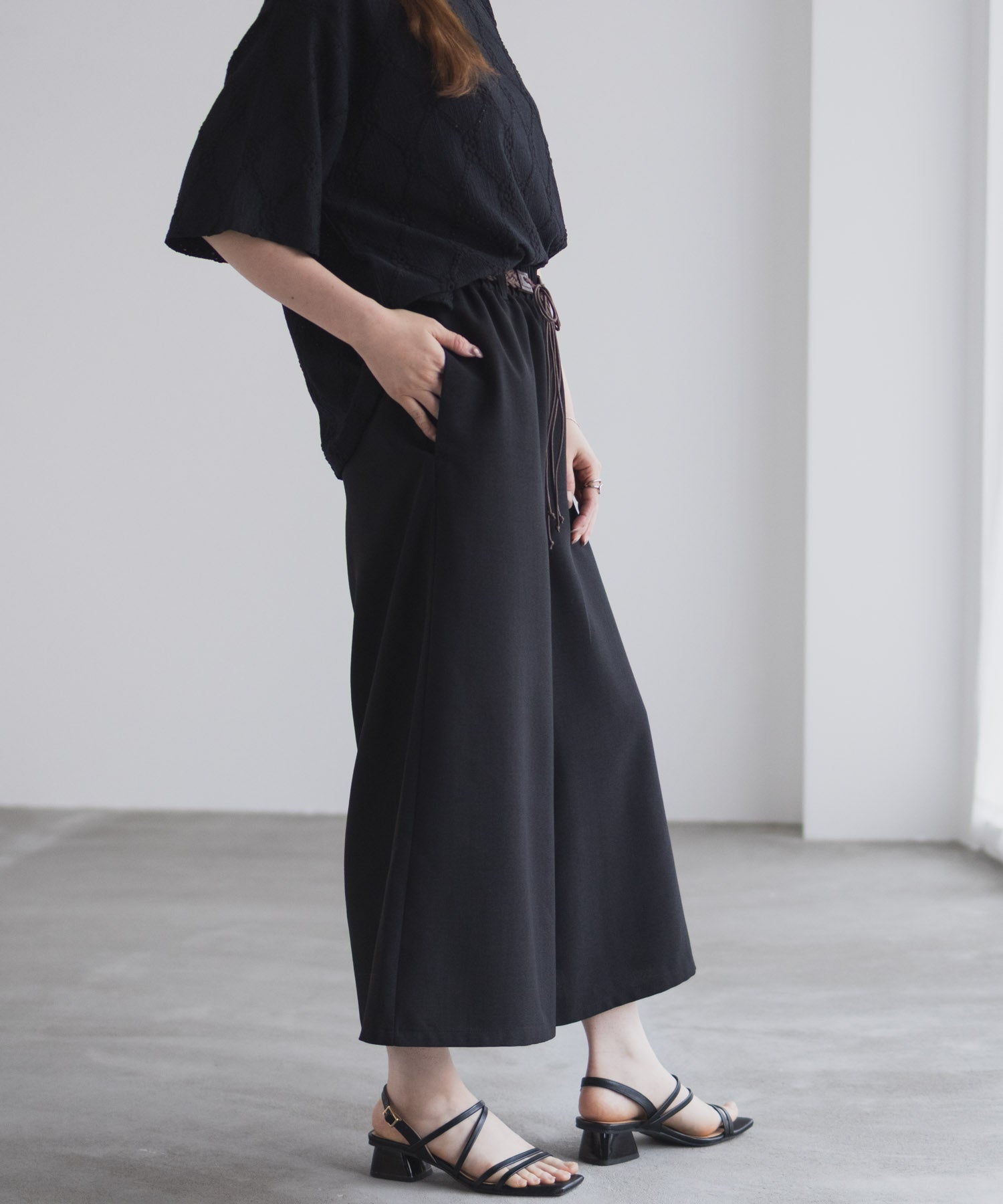 マックハウス Mac-House nAvy ベルト付きワイドクロップドパンツ （ブラック） ブラック