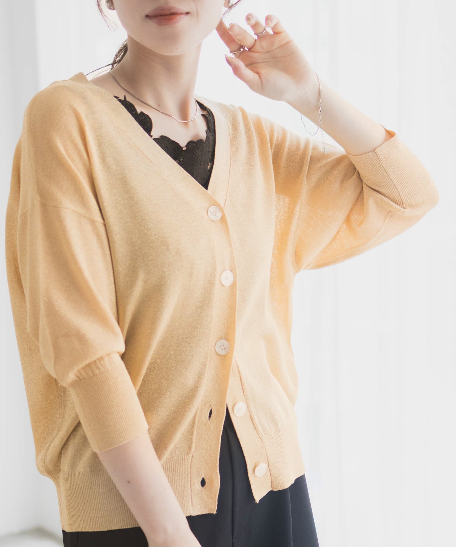 マックハウス Mac-House ラメVネックカーディガン （グレージュ） グレージュ