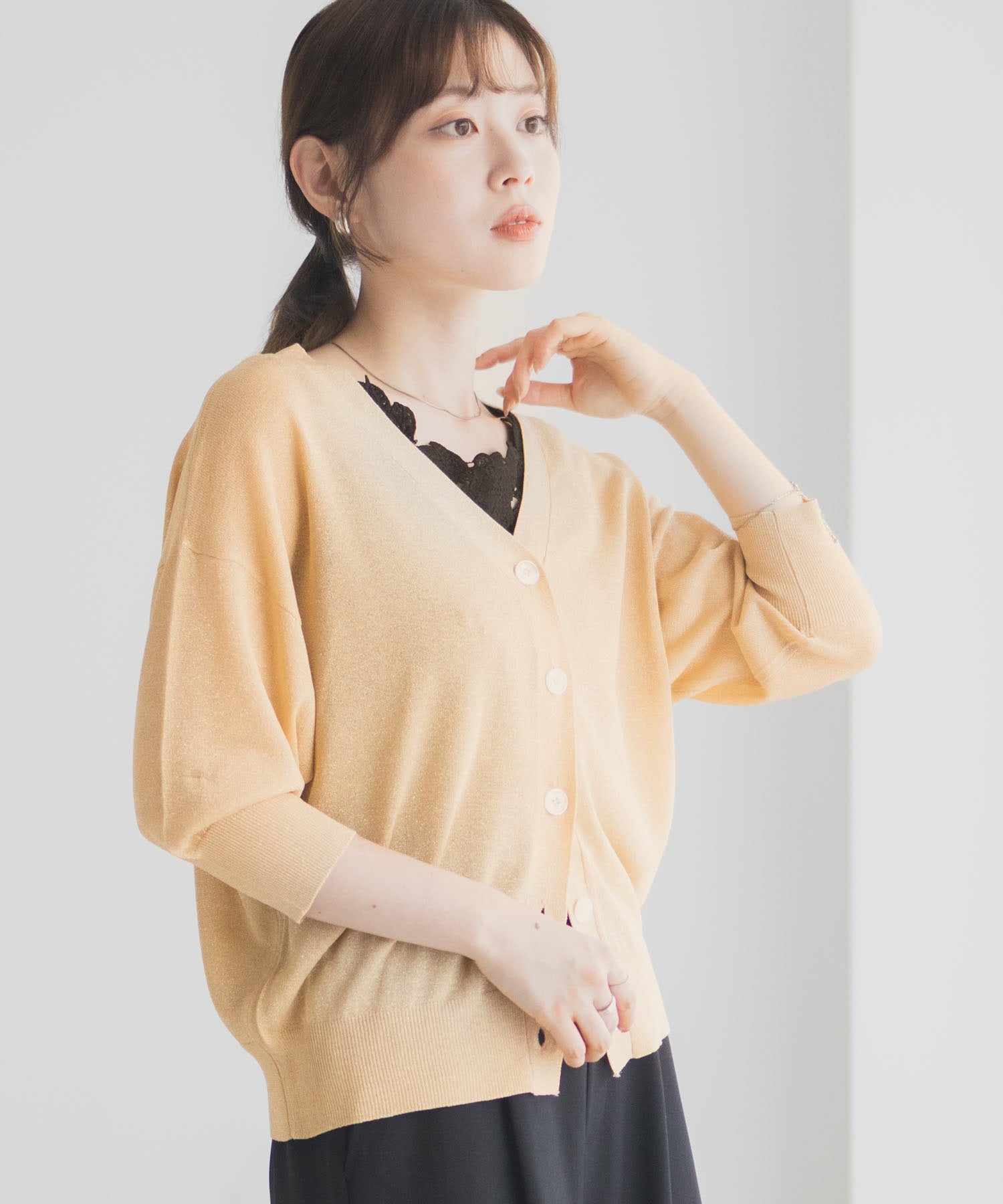 マックハウス Mac-House ラメVネックカーディガン （グレージュ） グレージュ