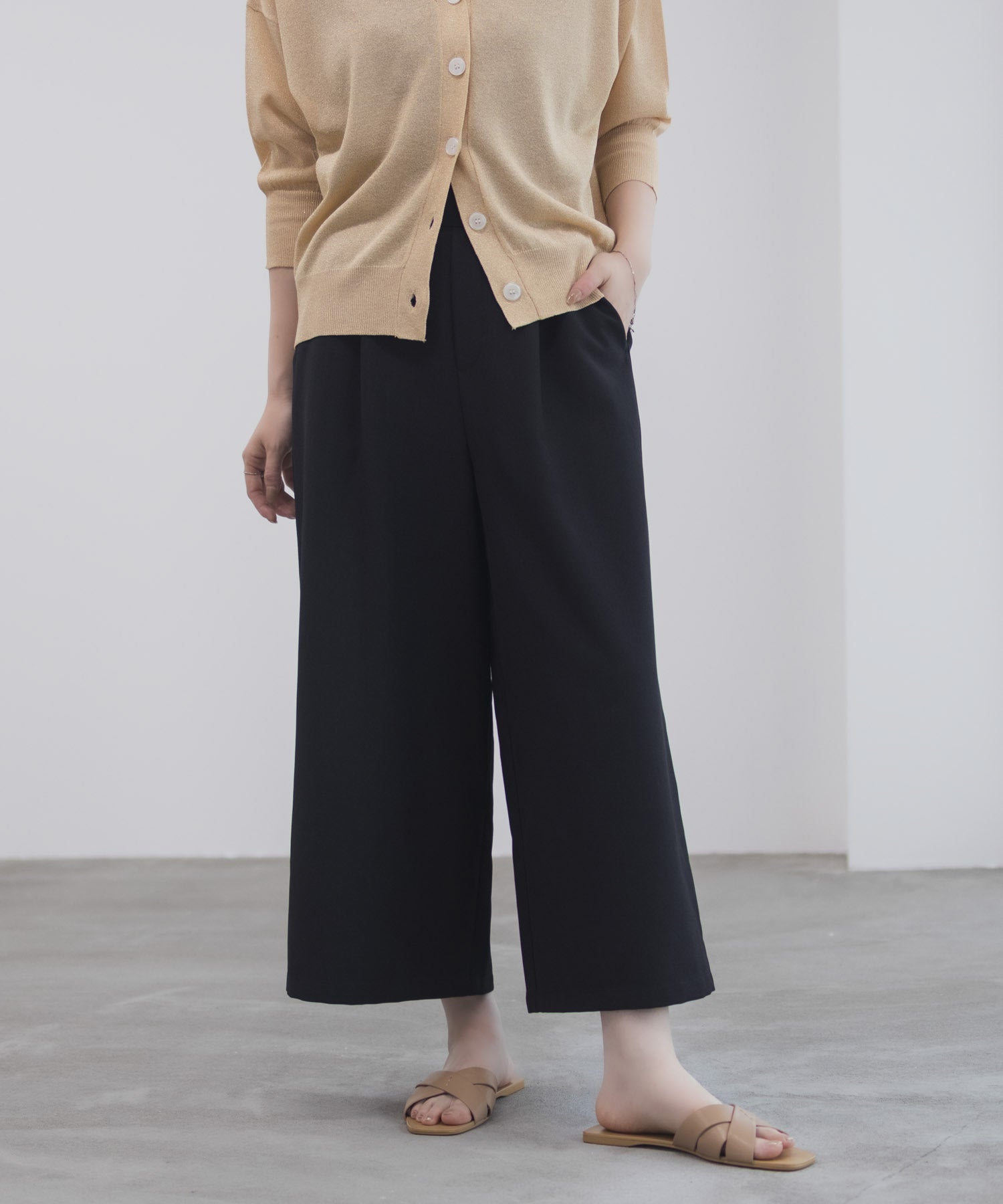 マックハウス Mac-House 釦付きワイドクロップドパンツ （ブラック） ブラック