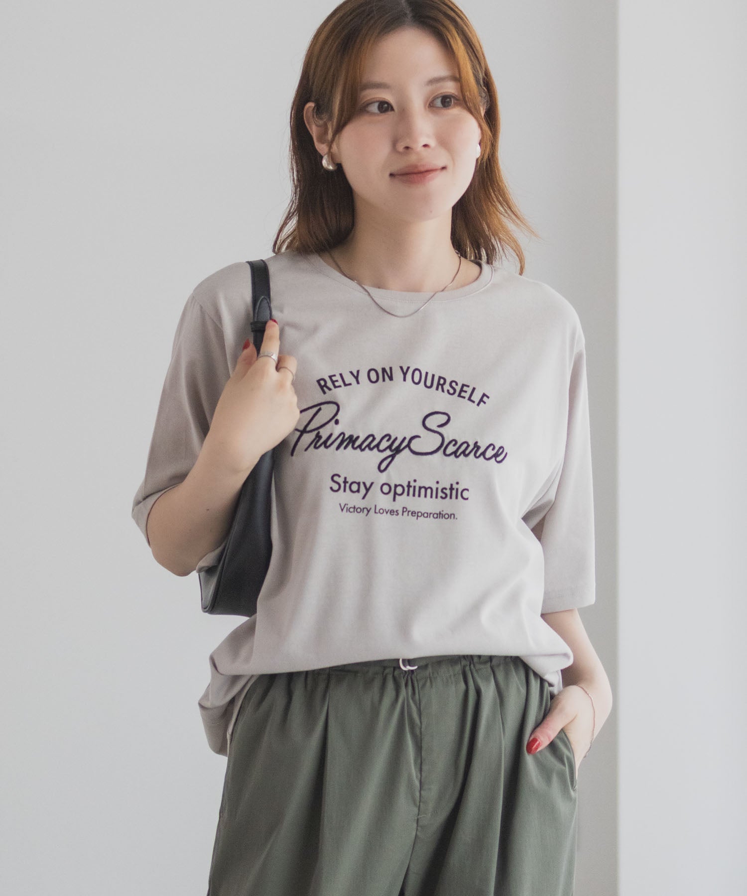 マックハウス Mac-House メッセージ刺繍Tシャツ （グレージュ） グレージュ