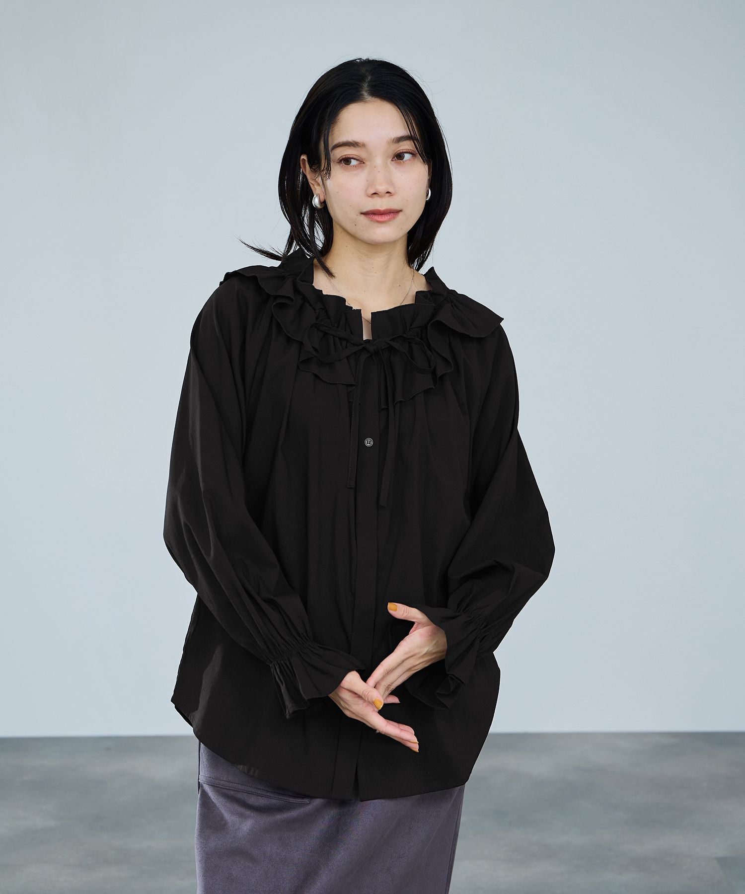 マックハウス Mac-House フリルネックボウタイブラウス （ブルー） ブルー