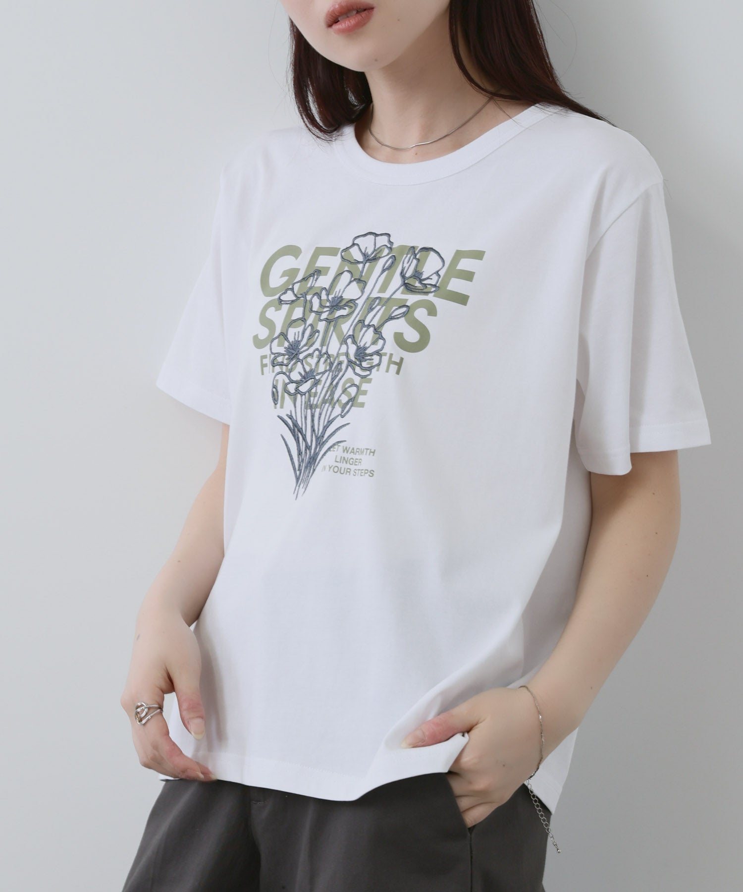 マックハウス Mac-House ベーシックプリントTシャツ （オフホワイト×フラワー刺繍） オフホワイト×フラワー刺繍