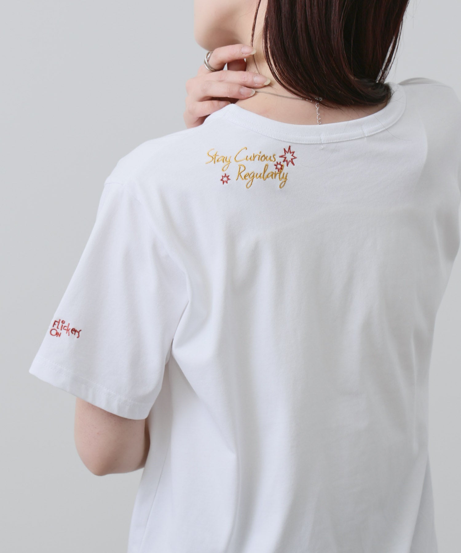 マックハウス Mac-House ベーシックプリントTシャツ （オフホワイト×フラワー刺繍） オフホワイト×フラワー刺繍