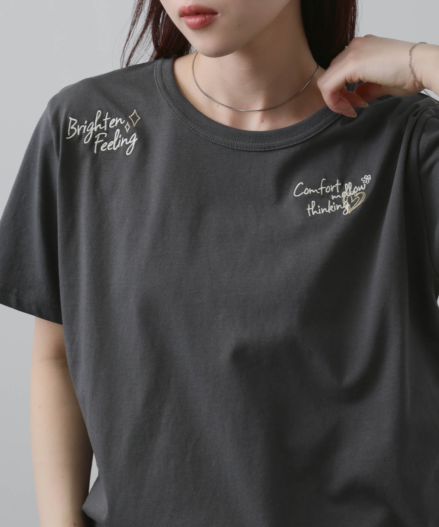 マックハウス Mac-House ベーシックプリントTシャツ （オフホワイト×フラワー刺繍） オフホワイト×フラワー刺繍