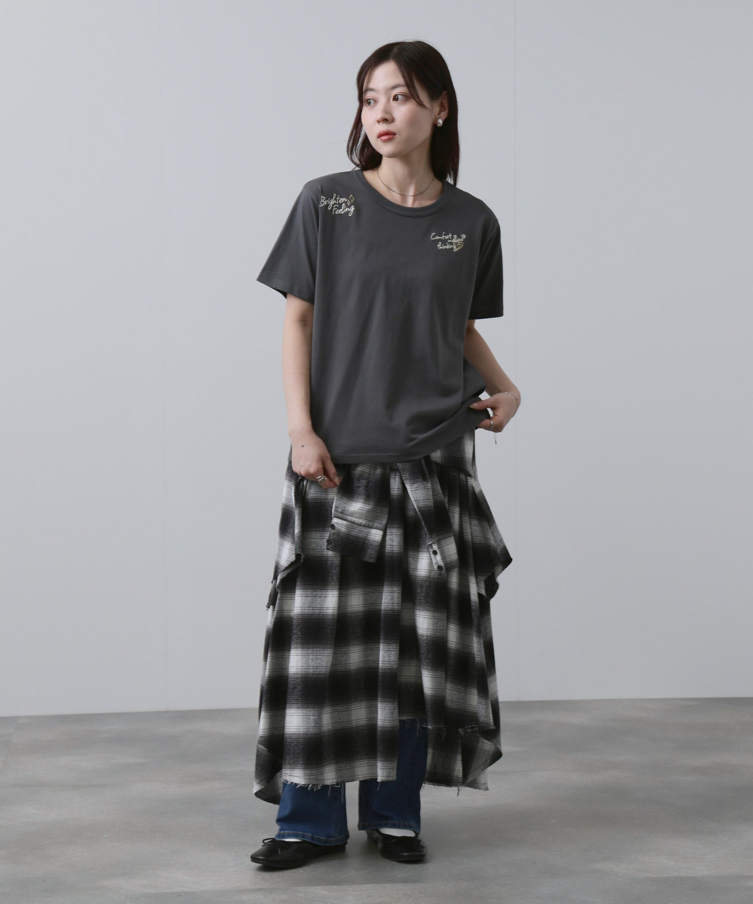 マックハウス Mac-House ベーシックプリントTシャツ （オフホワイト×フラワー刺繍） オフホワイト×フラワー刺繍