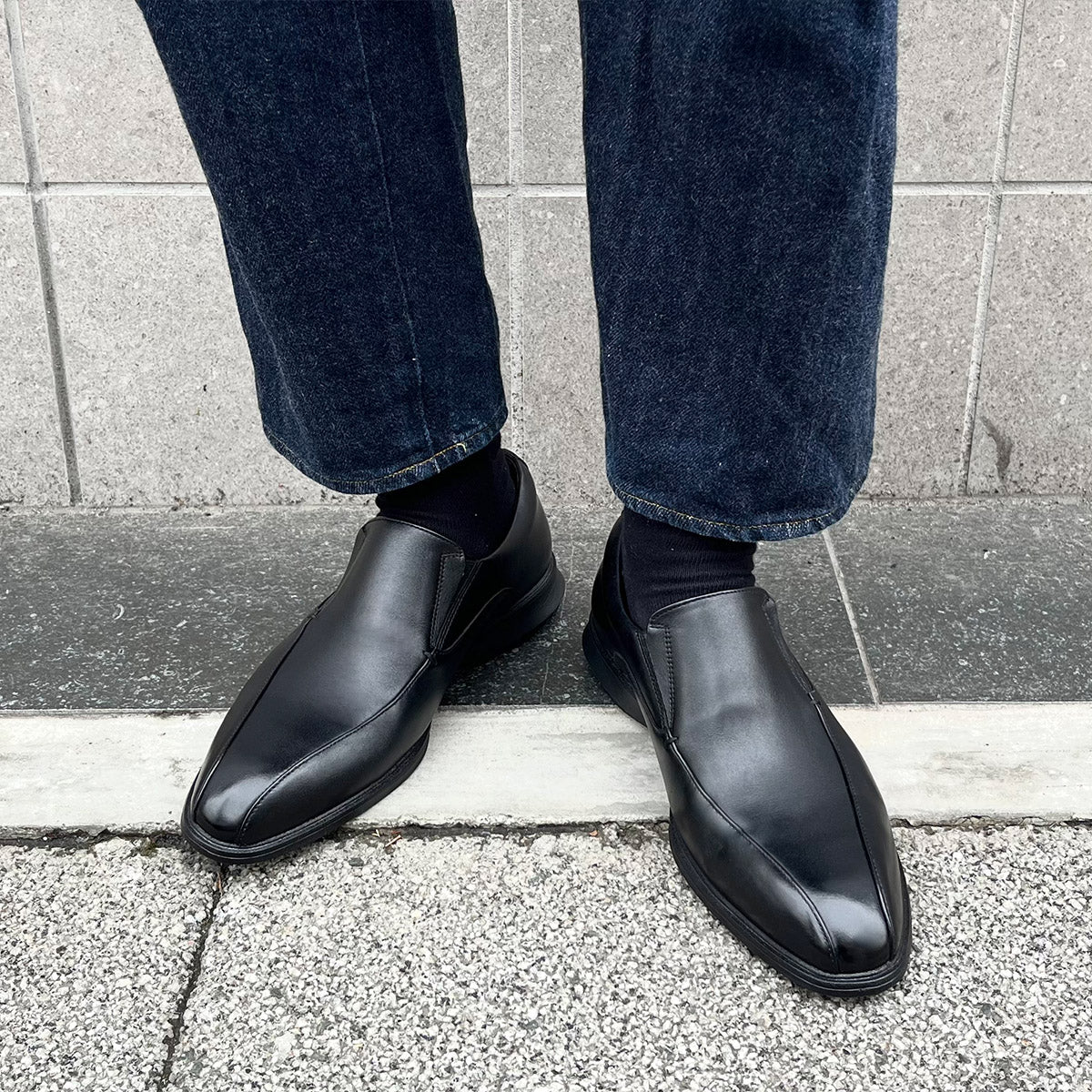 Madras Walk 【GORE-TEX】 Formal yet Active. Equipped with GORE-TEX fabrics, Swirl Mocha Slip-on Business Shoes MW7932