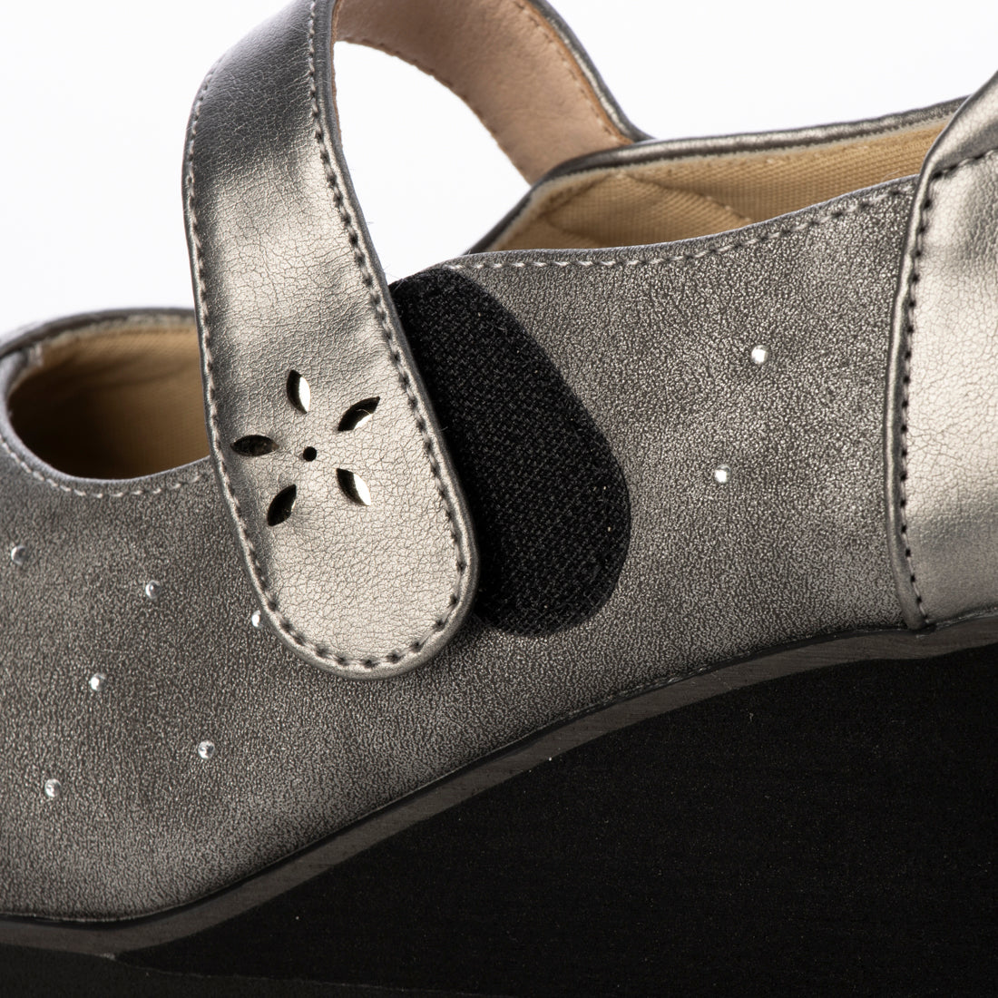 Marika MARIKA 4E Multi-Material Use High-Top Belted Beautiful Leg Shoes