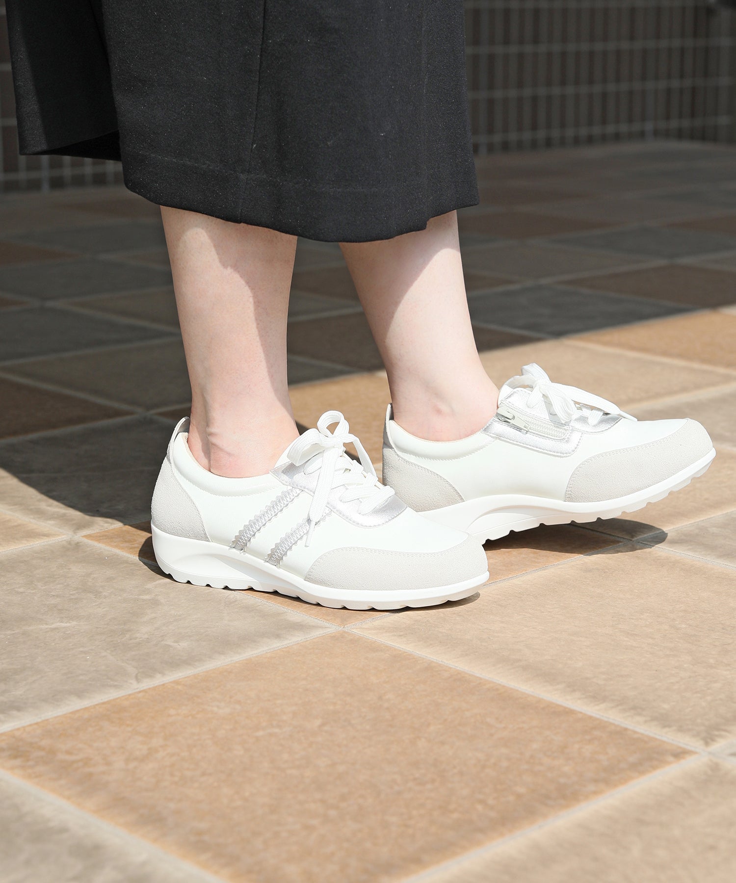 マリカ MARIKA 5Eサテン調レースアップスニーカー （white） white