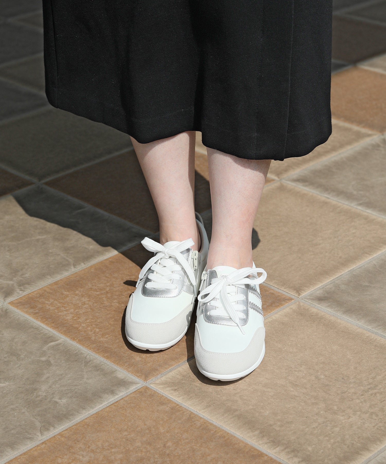 マリカ MARIKA 5Eサテン調レースアップスニーカー （white） white