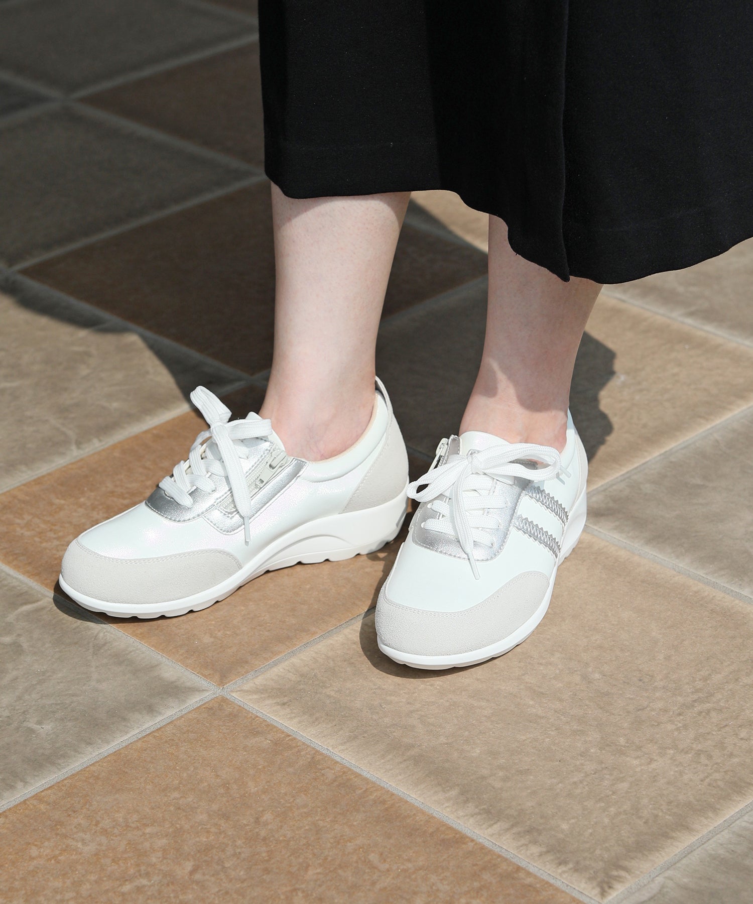 マリカ MARIKA 5Eサテン調レースアップスニーカー （white） white