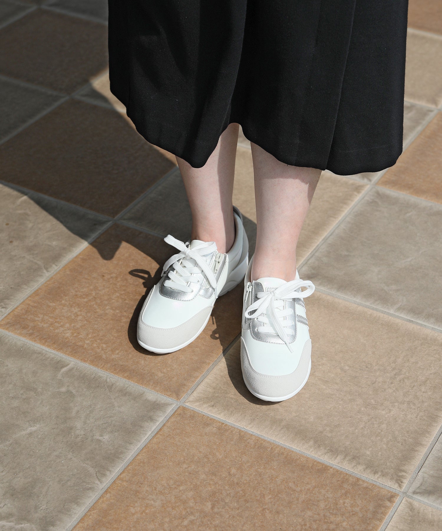 マリカ MARIKA 5Eサテン調レースアップスニーカー （white） white