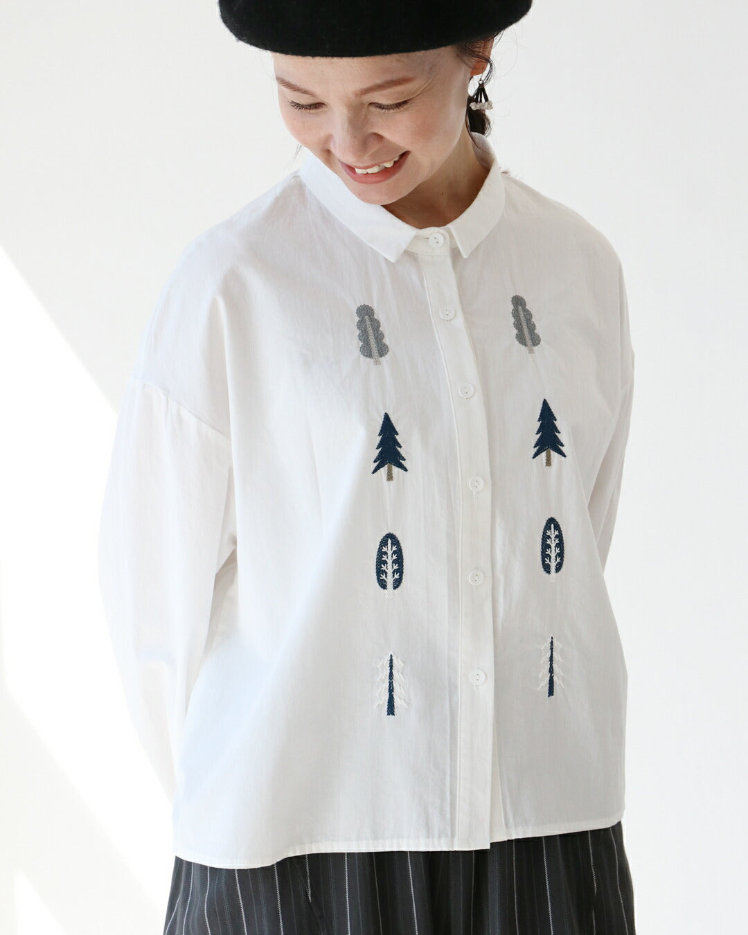 サンポクシェル sanpo kuschel ツリー刺繍シャツ （ホワイト） ホワイト