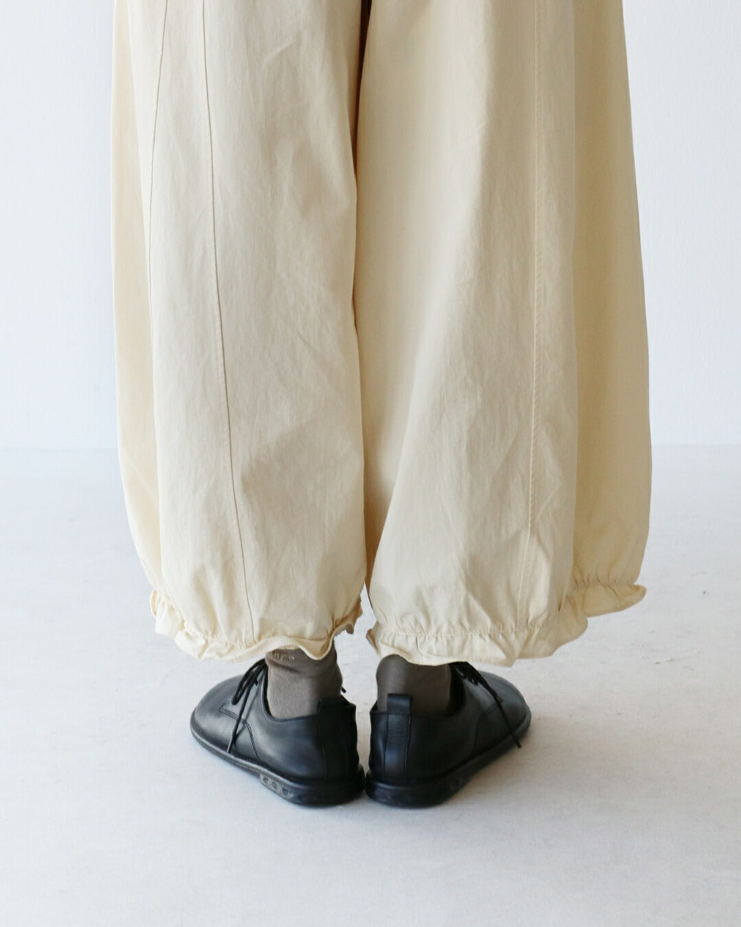 サンポクシェル sanpo kuschel 裾フリルコットンパンツ （ホワイト） ホワイト