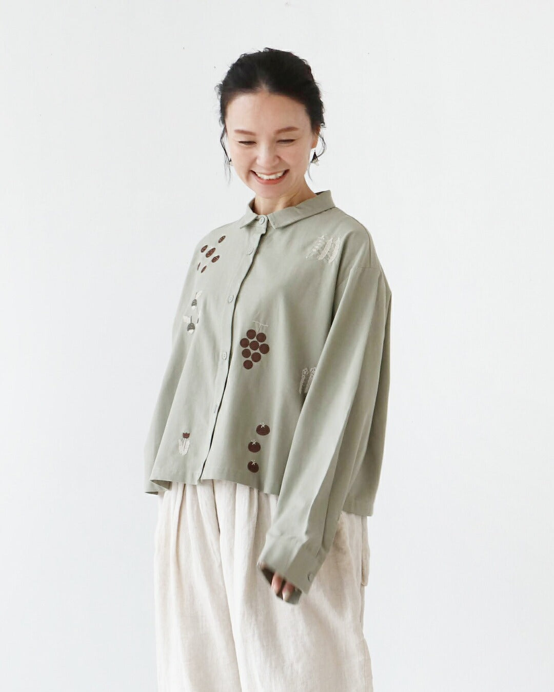 サンポクシェル sanpo kuschel たべもの刺繍シャツ （グリーン） グリーン
