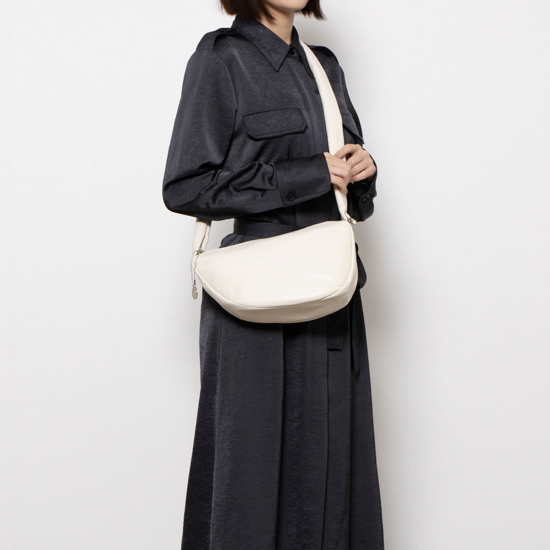 莫夫色 皺褶肩背的非對稱包