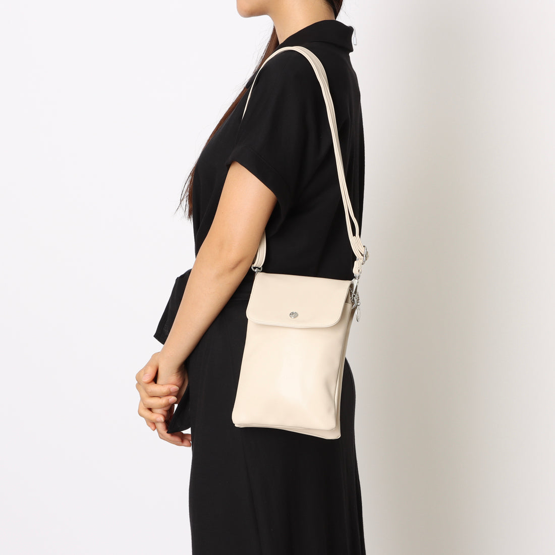 モーヴ mauve スマホショルダー 4ポケットフラップ型 ミニショルダー （グレージュ） グレージュ