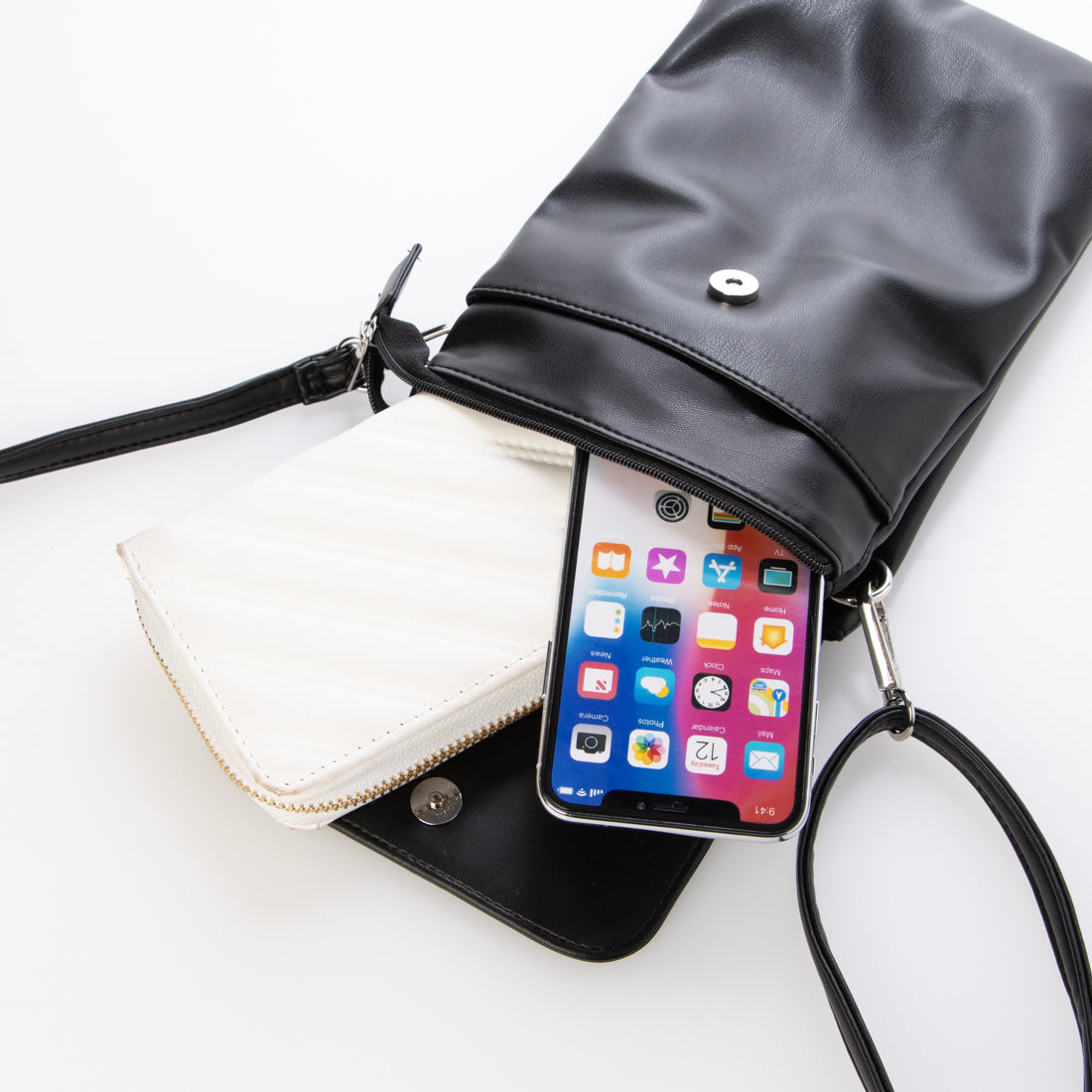 モーヴ mauve スマホショルダー 4ポケットフラップ型 ミニショルダー （ブラック） ブラック