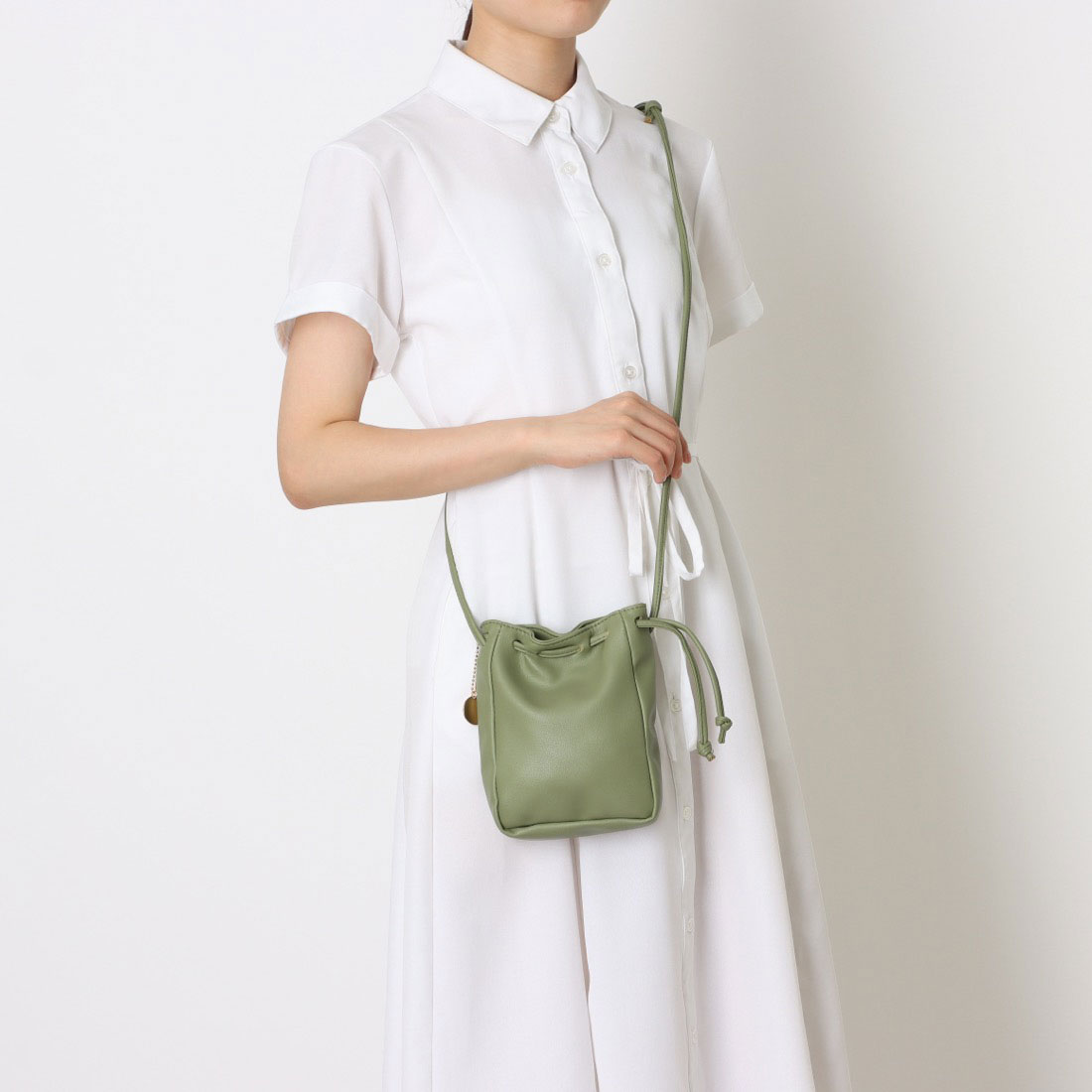 モーヴ mauve シンプル巾着スマホショルダー （カーキ） カーキ