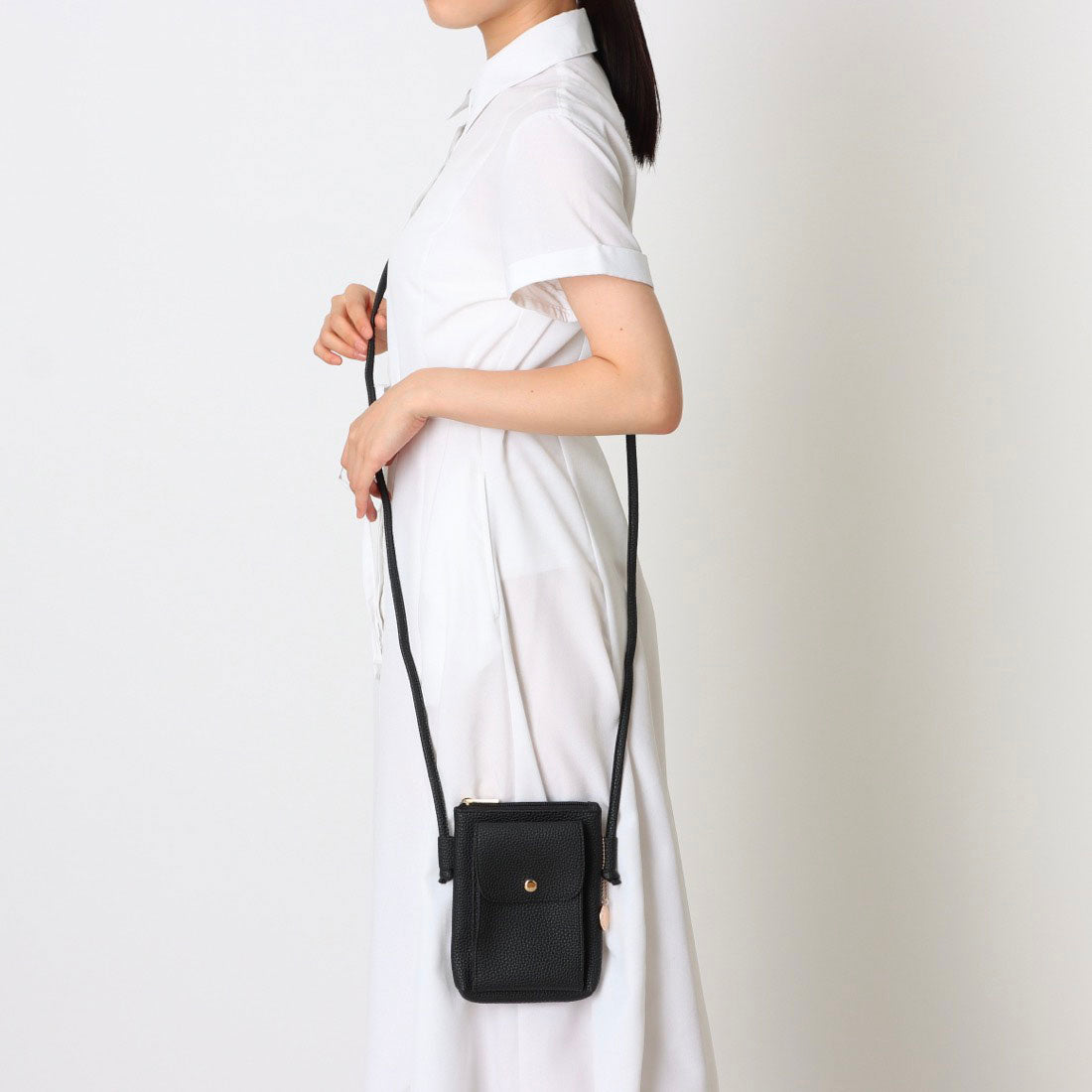 モーヴ mauve フロントフラップポケットスマホショルダー （ブラック） ブラック