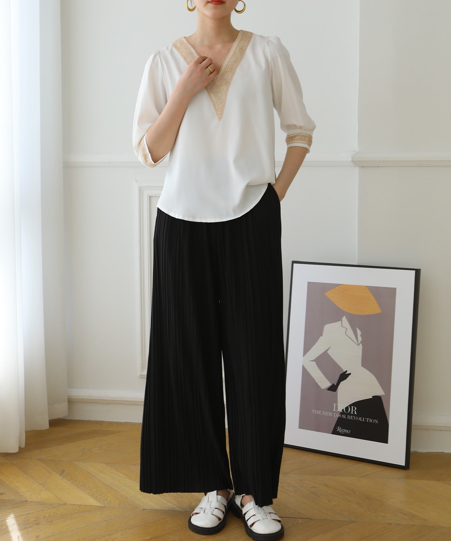 メゾンドラティール maison de LATIR 接触冷感で夏も快適にサラッと穿ける。上品美脚ストレートプリーツパンツ（ ブラック） ブラック