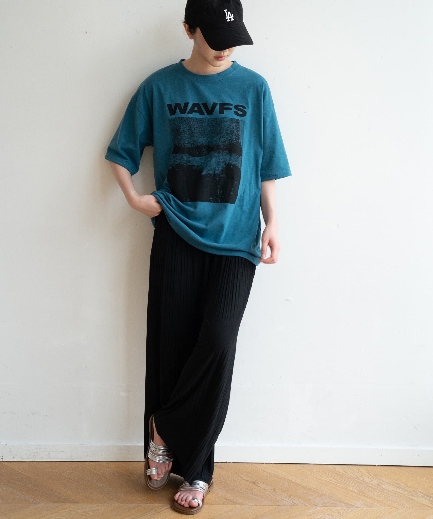 メゾンドラティール maison de LATIR 接触冷感で夏も快適にサラッと穿ける。上品美脚ストレートプリーツパンツ（ ブラック） ブラック