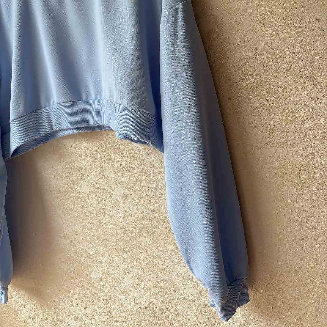 メゾンドラティール maison de LATIR クロップド丈長袖スウェットトップス