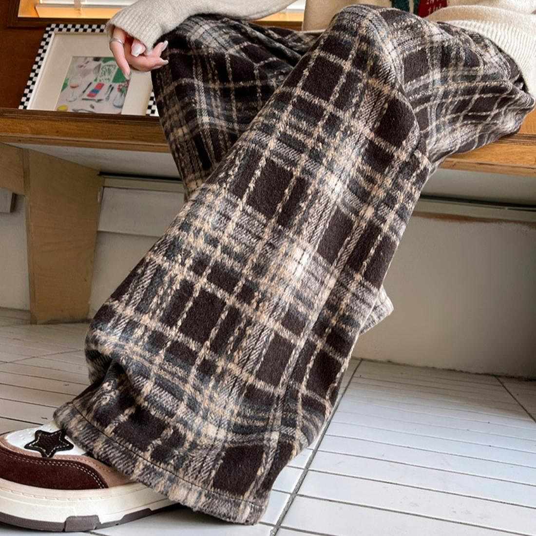 maison de LATIR Warm and Comfortable Checkered Wide Pants