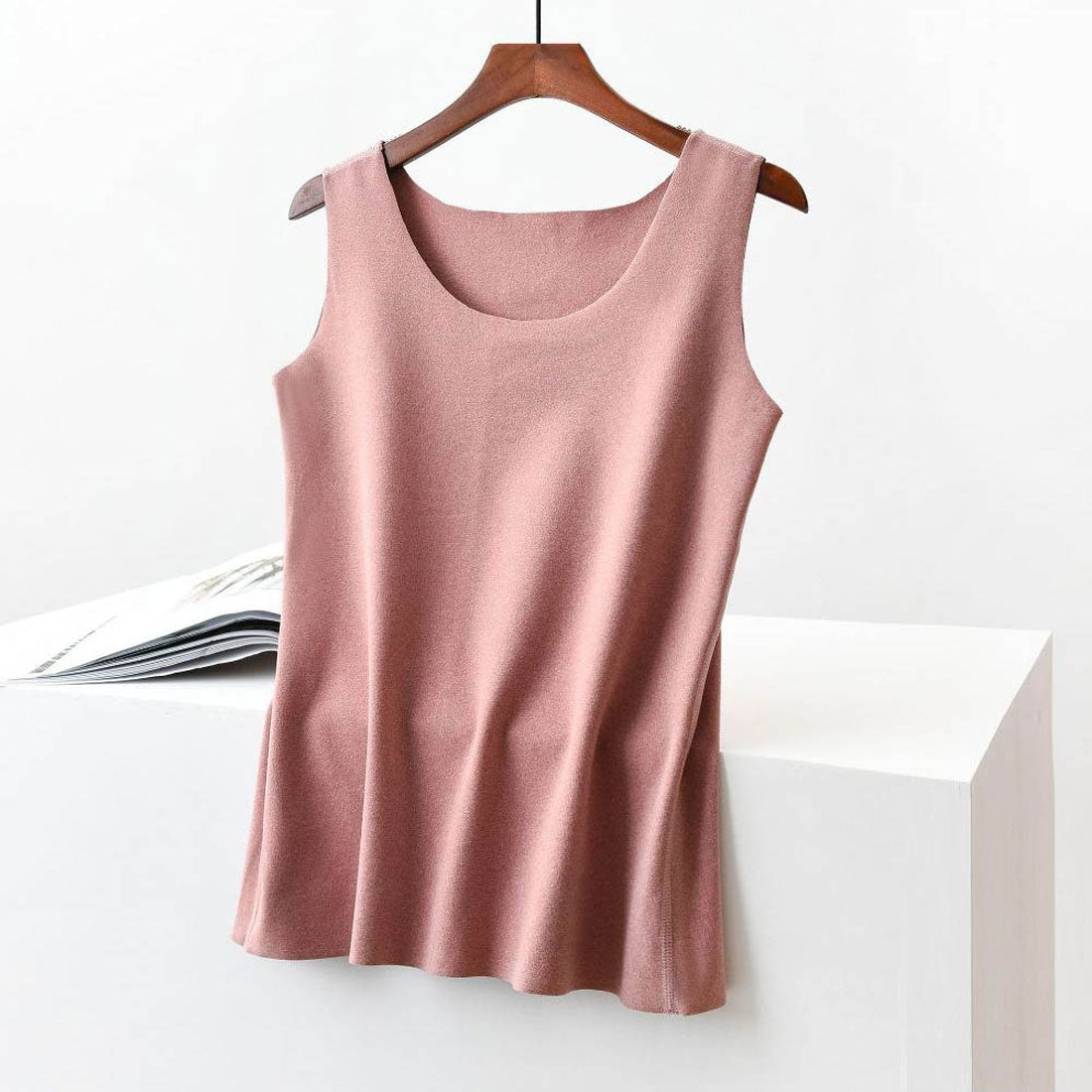 メゾンドラティール maison de LATIR ラウンドネックノースリーブ （ダークピンク） ダークピンク