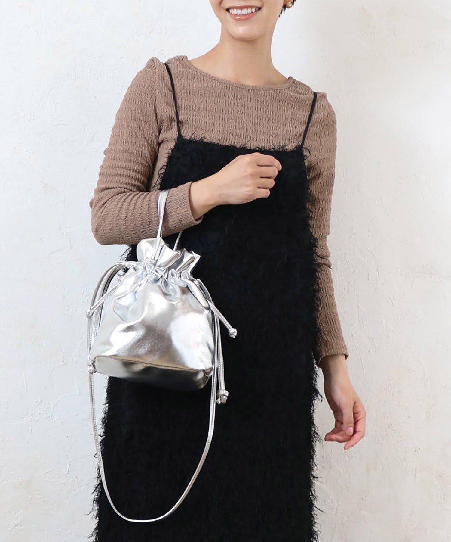 マガジンデモードシュシュ MAGASIN DE MODE Chou Chou メタリック巾着2wayショルダー （シルバー） シルバー