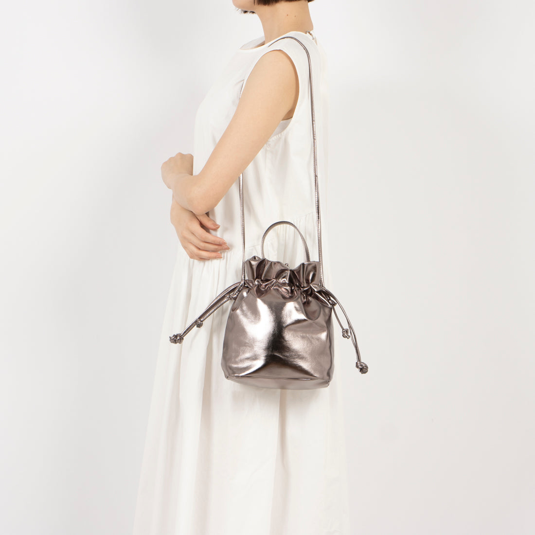 マガジンデモードシュシュ MAGASIN DE MODE Chou Chou メタリック巾着2wayショルダー （シルバー） シルバー