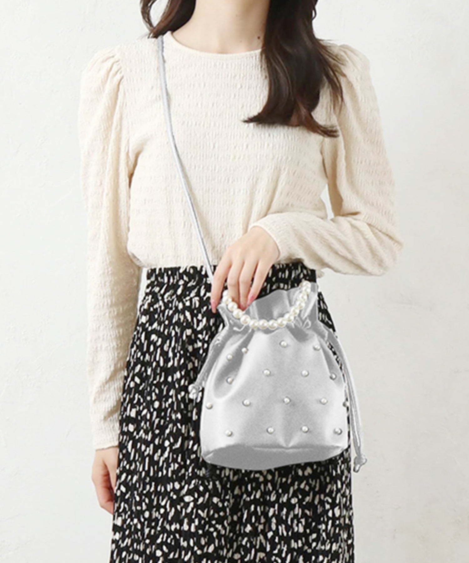 マガジンデモードシュシュ MAGASIN DE MODE Chou Chou パール巾着2WAYショルダー （シルバー） シルバー