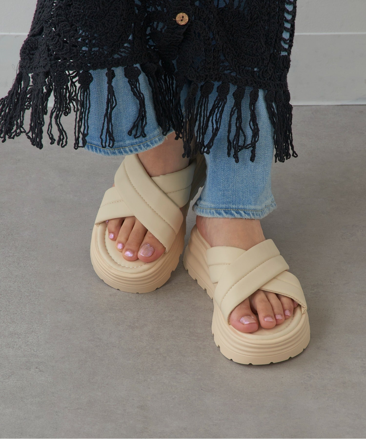 マガジンデモードシュシュ MAGASIN DE MODE Chou Chou フラットソールサンダル KNF127 （ベージュ） ベージュ
