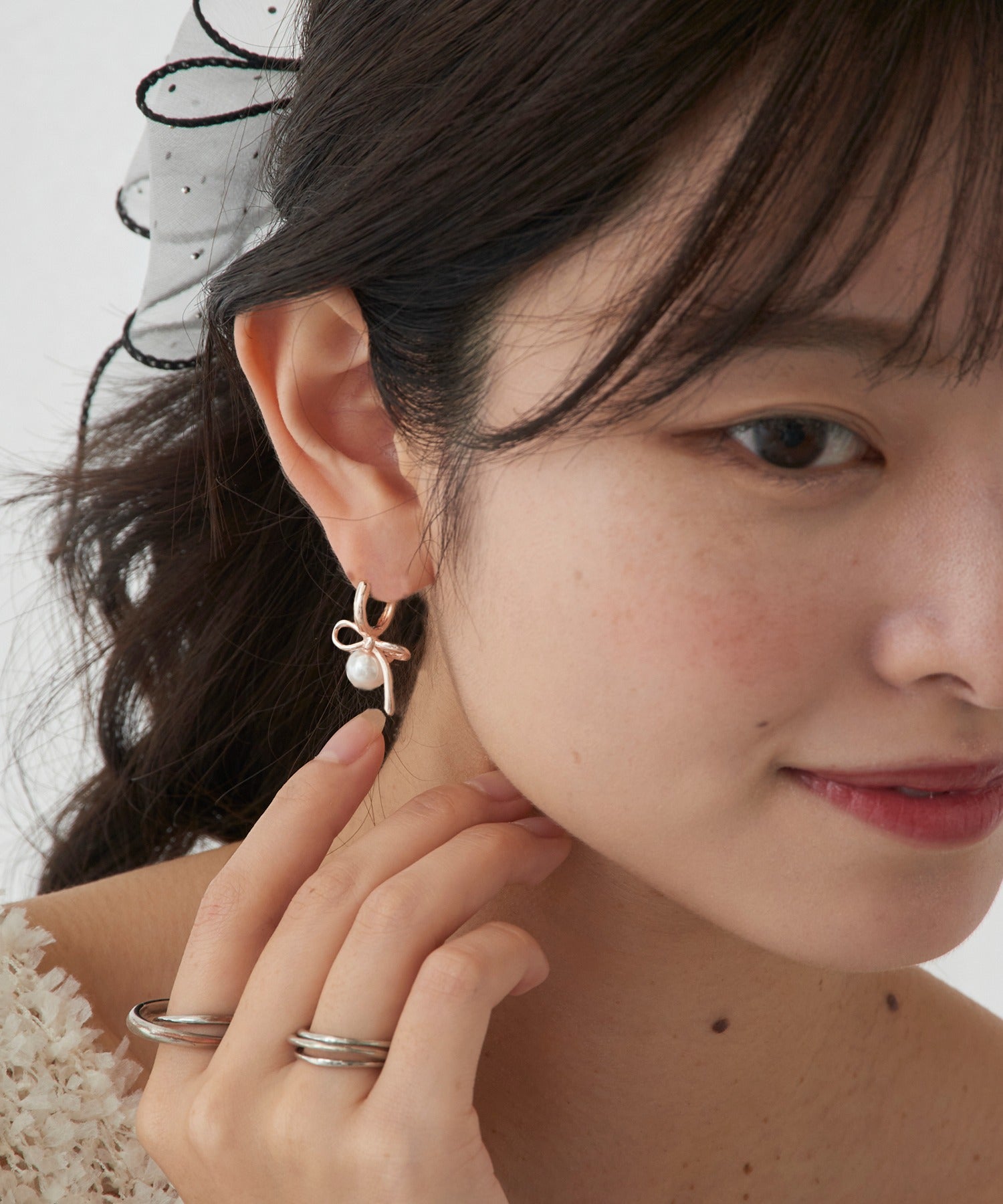 マガジンデモードシュシュ MAGASIN DE MODE Chou Chou ピアス ニッケルフリー メタル パール リボン フープピアス OSWY （ピンク） ピンク