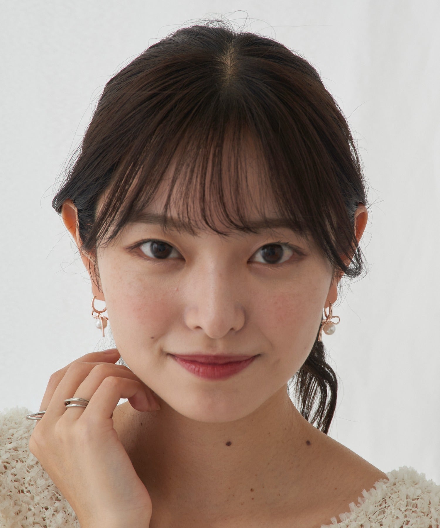 マガジンデモードシュシュ MAGASIN DE MODE Chou Chou ピアス ニッケルフリー メタル パール リボン フープピアス OSWY （ピンク） ピンク
