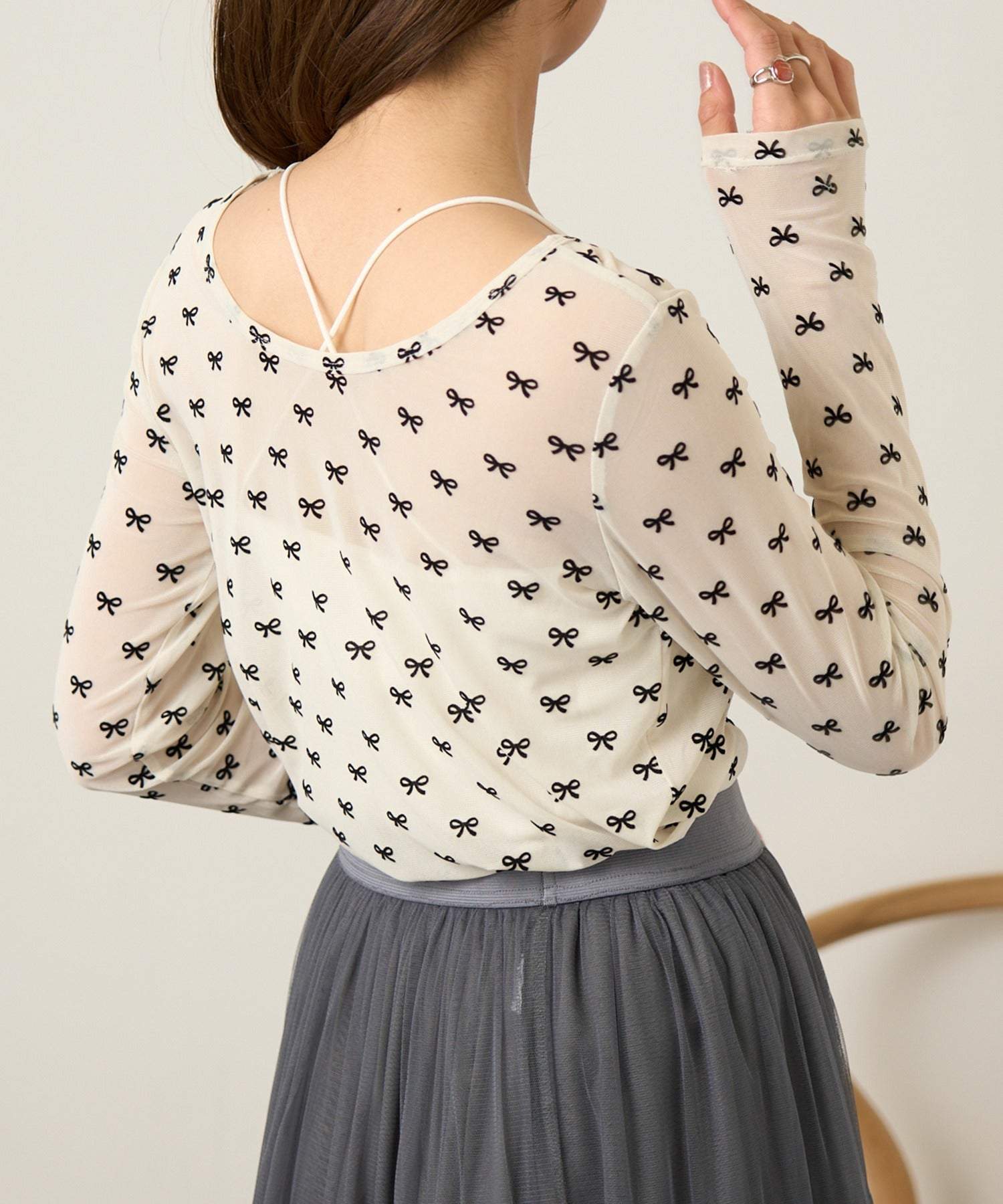 マガジンデモードシュシュ MAGASIN DE MODE Chou Chou シアーリボンフロッキープルオーバー DTK （アイボリー） アイボリー