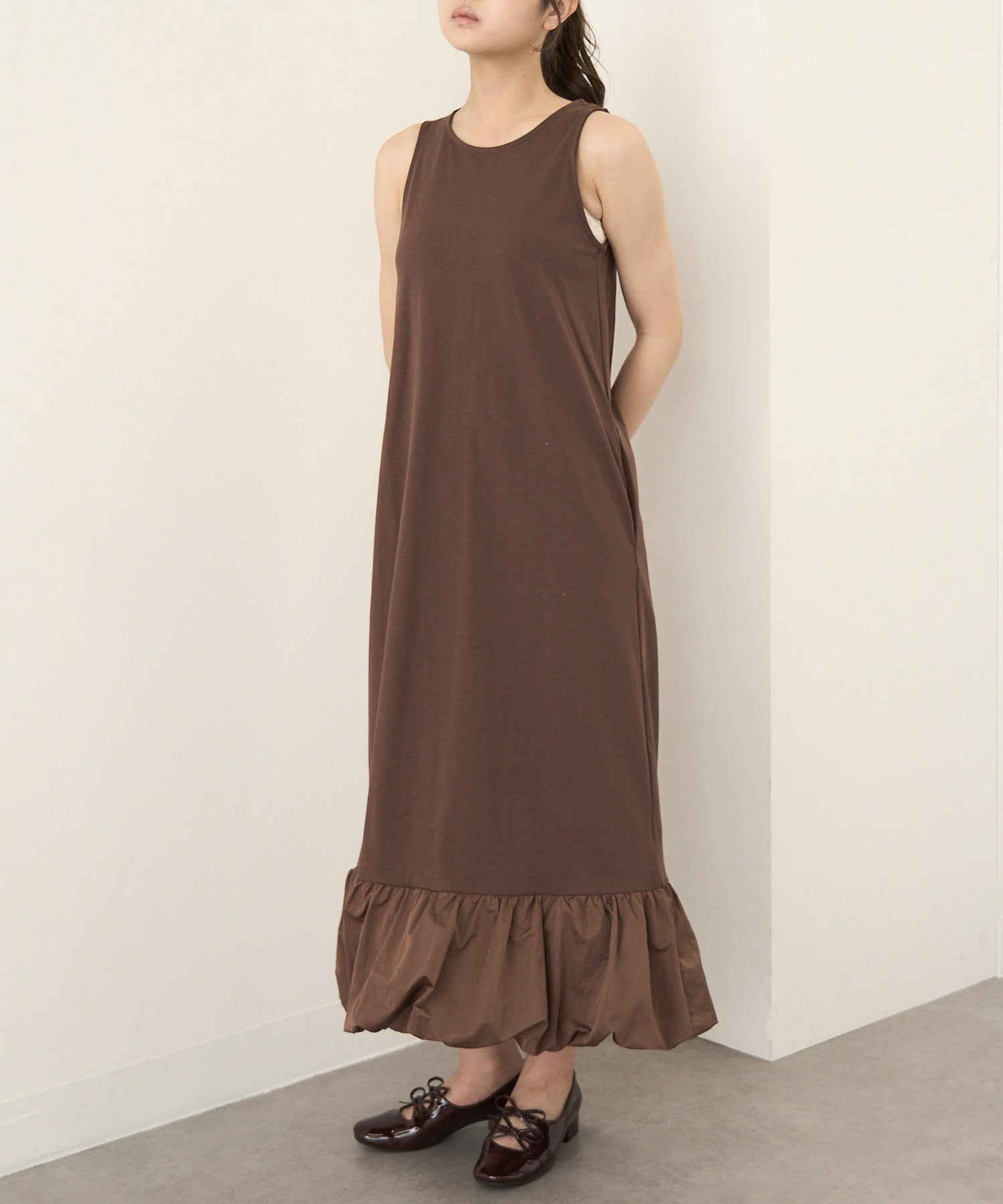 マガジンデモードシュシュ MAGASIN DE MODE Chou Chou CVC天竺×T/Nタフタ ドッキング裾バルーンワンピース XNN （ブラウン） ブラウン