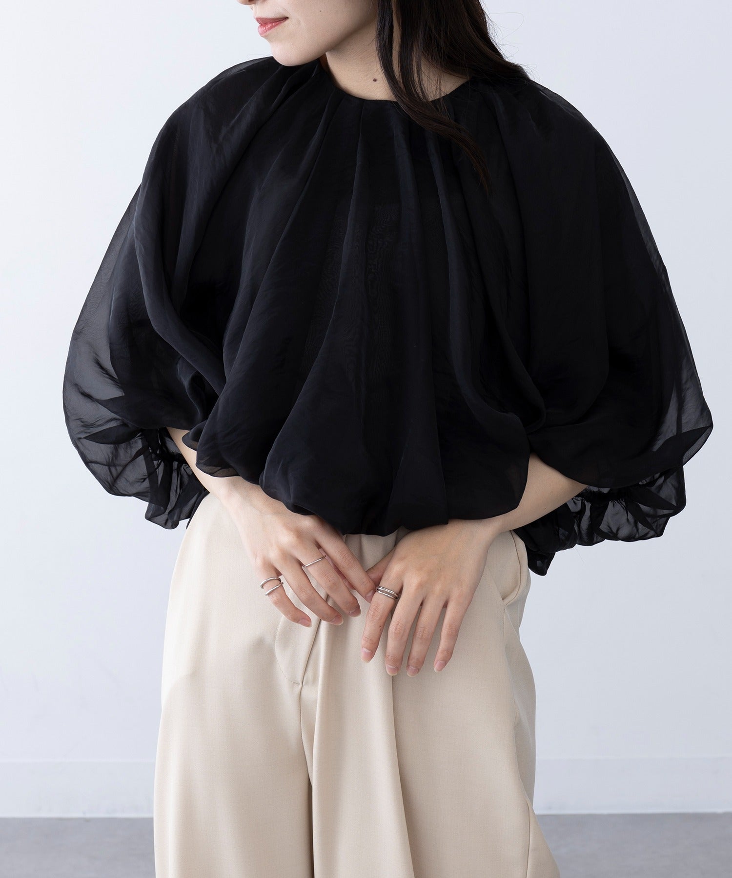 マガジンデモードシュシュ MAGASIN DE MODE Chou Chou オーガンジーバルーンショートブラウス trc （ブラック） ブラック