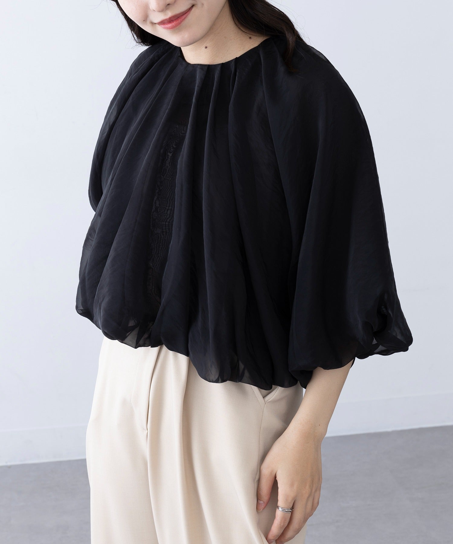 マガジンデモードシュシュ MAGASIN DE MODE Chou Chou オーガンジーバルーンショートブラウス trc （ブラック） ブラック
