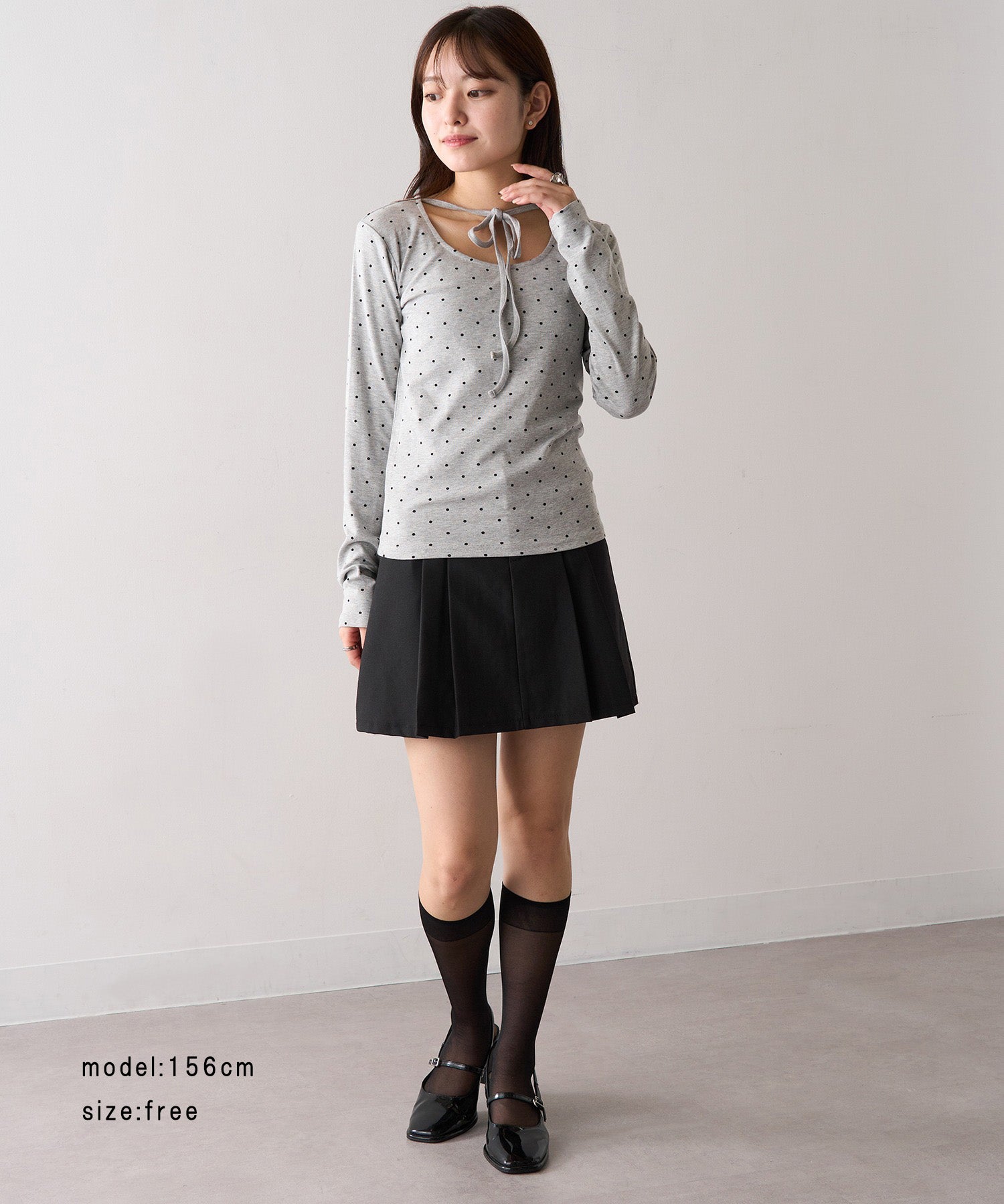 マガジンデモードシュシュ MAGASIN DE MODE Chou Chou ドットリボン付きプルオーバー DTK （グレー） グレー