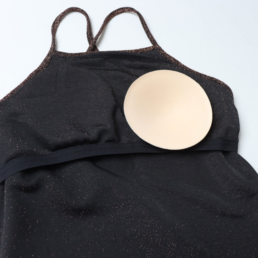 マガジンデモードオンジェナ MAGASIN DE MODE Onjna Glitter back cross camisole / ラメバッククロス カップ付きキャミソール DTK （オフホワイト） オフホワイト