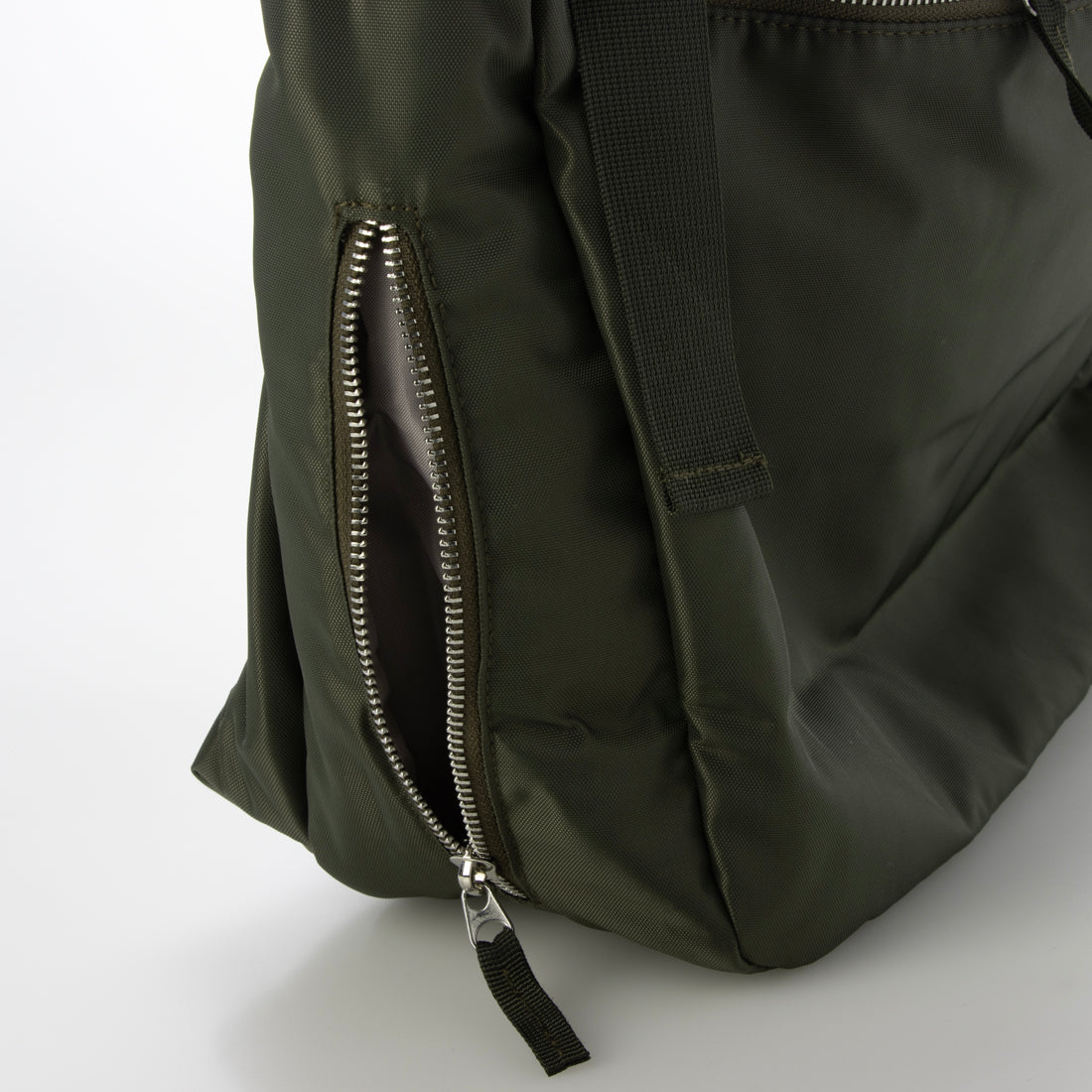 エーバイマガジンデモード A by MAGASIN DE MODE e.e.p.ダブルポケットムーンショルダー SNBD （カーキ） カーキ