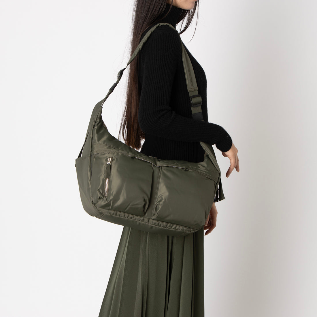 エーバイマガジンデモード A by MAGASIN DE MODE e.e.p.ダブルポケットムーンショルダー SNBD （カーキ） カーキ