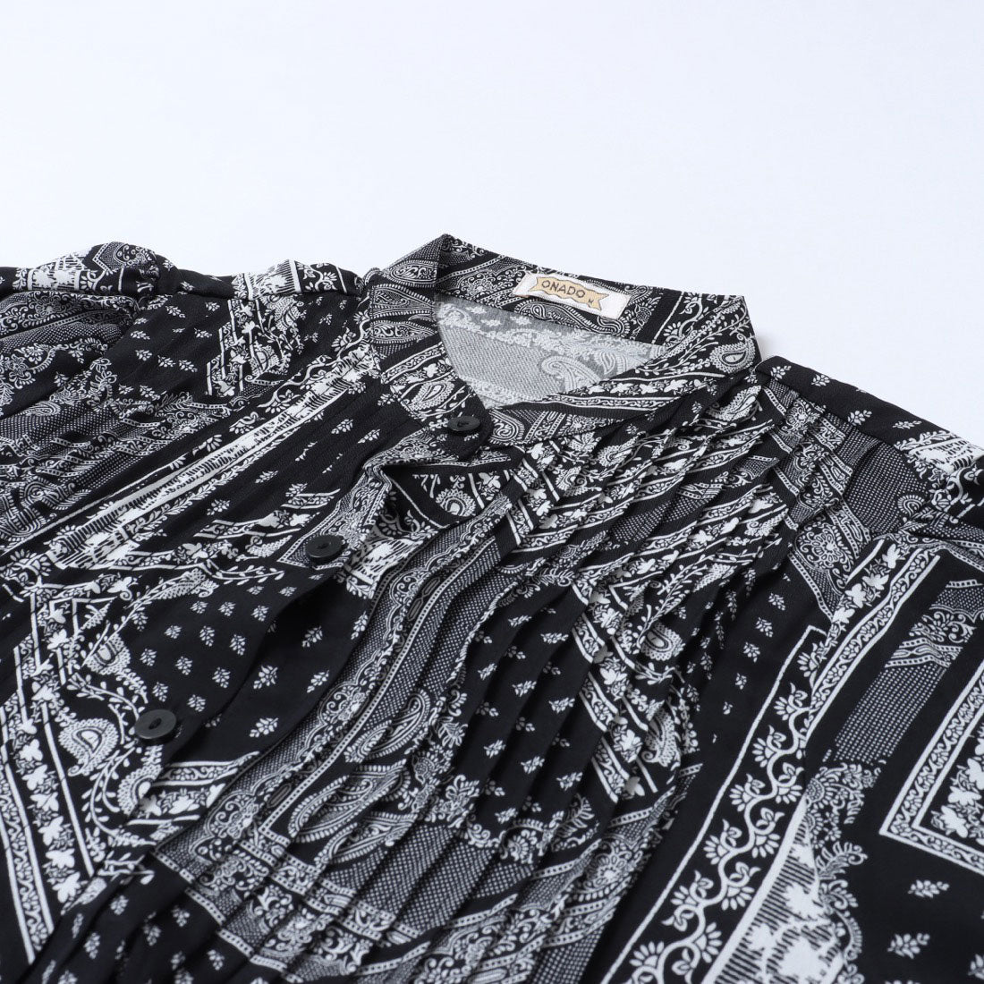 メゾンオナド MAISON ONADO ペイズリー柄ブラウス （BLACK） BLACK