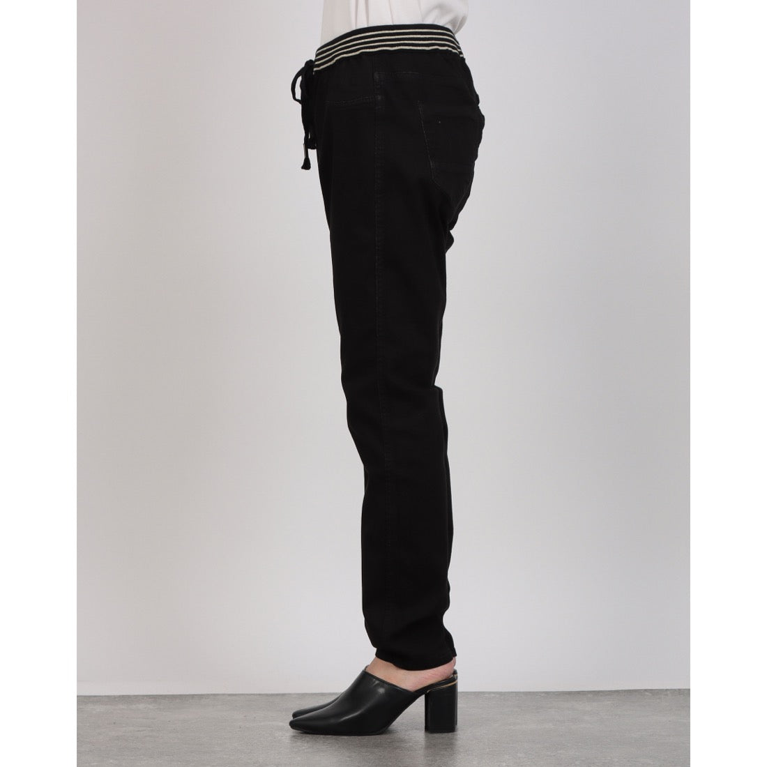 メゾンオナド MAISON ONADO ウエストデザインアニマル&フラワー柄パンツ （MULTI） MULTI